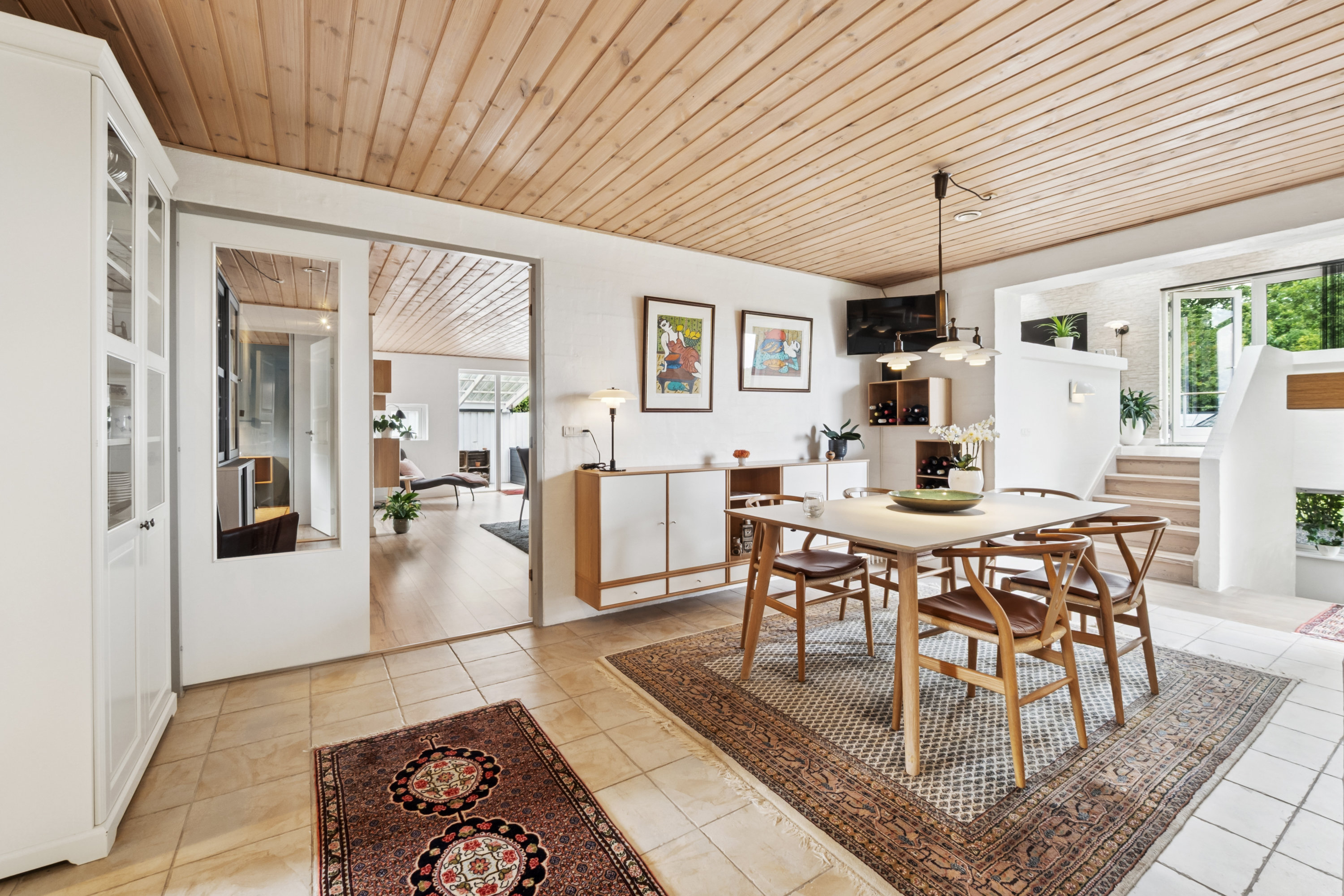 Fremhævet stue billede i fuldskærmstilstand. Billede af Lærkebakken 26, 8831 Løgstrup