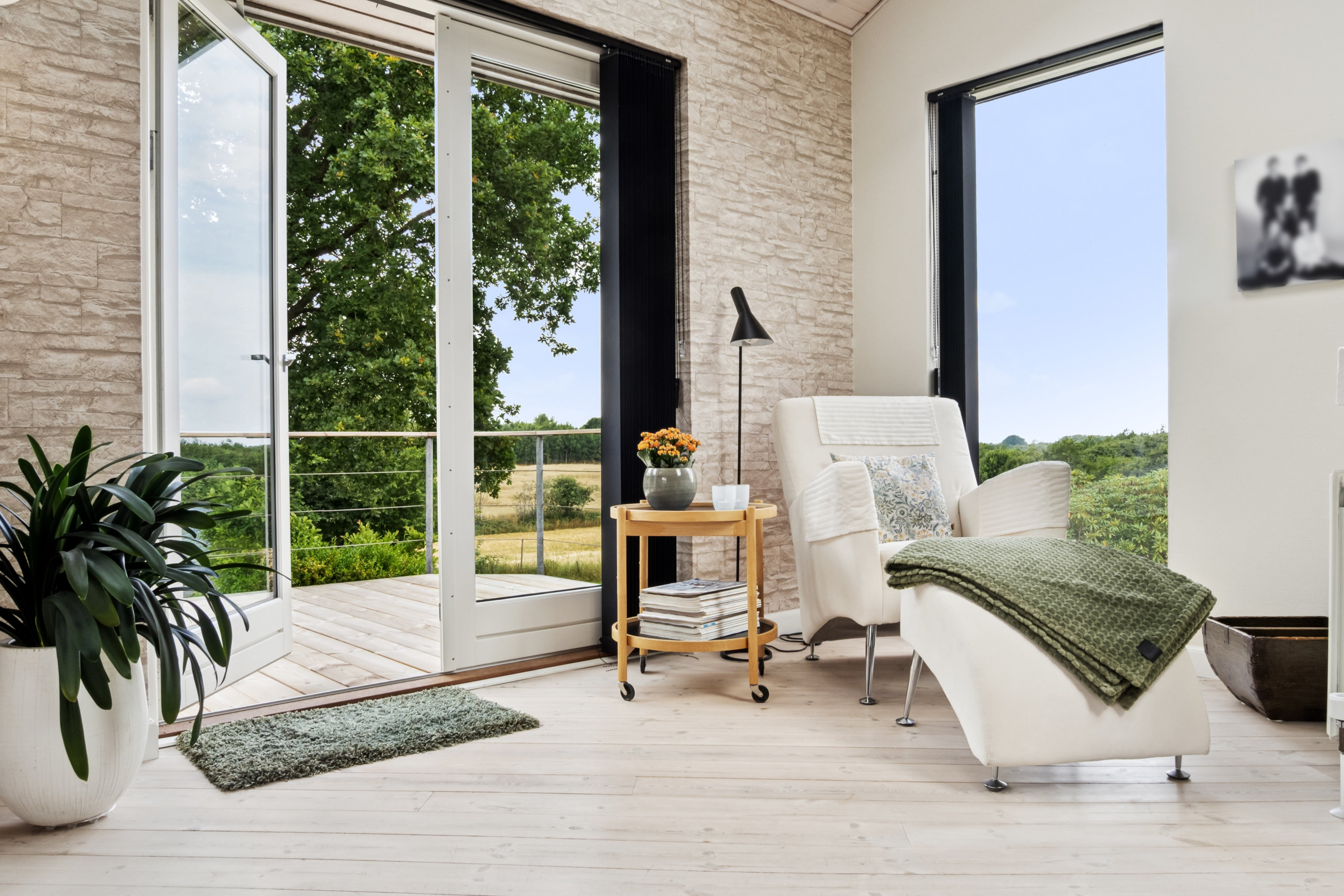 Fremhævet stue billede i fuldskærmstilstand. Billede af Lærkebakken 26, 8831 Løgstrup