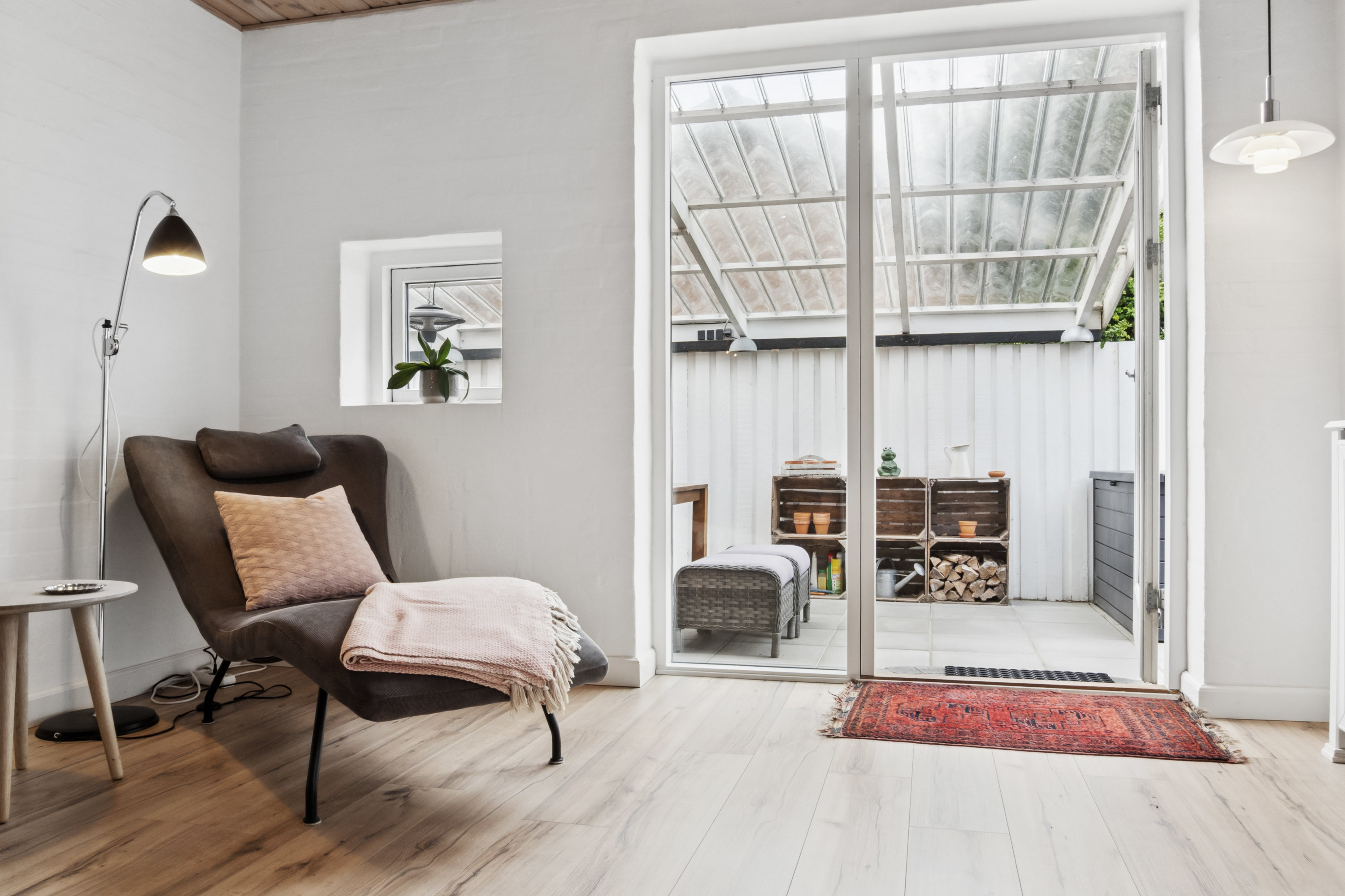 Fremhævet stue billede i fuldskærmstilstand. Billede af Lærkebakken 26, 8831 Løgstrup