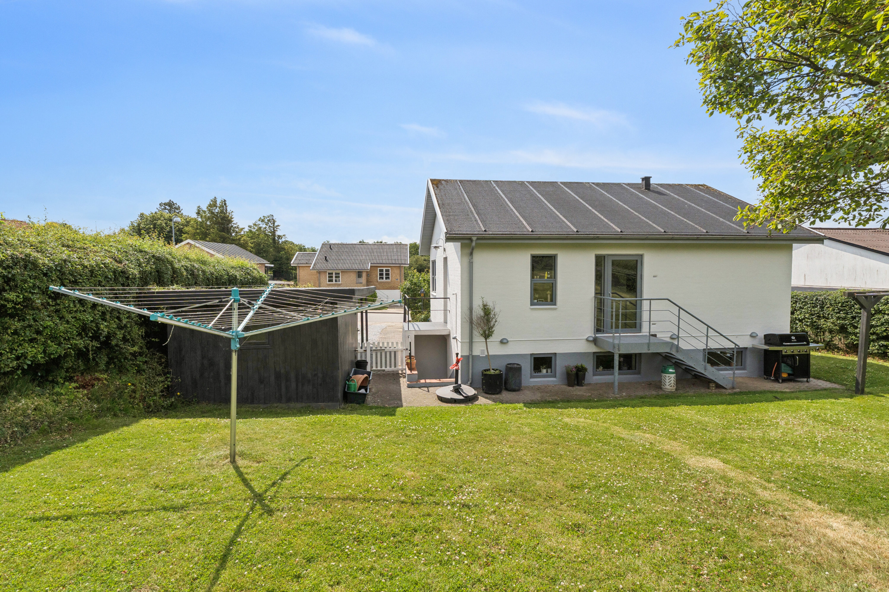 Fremhævet set fra haven billede i fuldskærmstilstand. Billede af Aldershøjvej 26, 9800 Hjørring