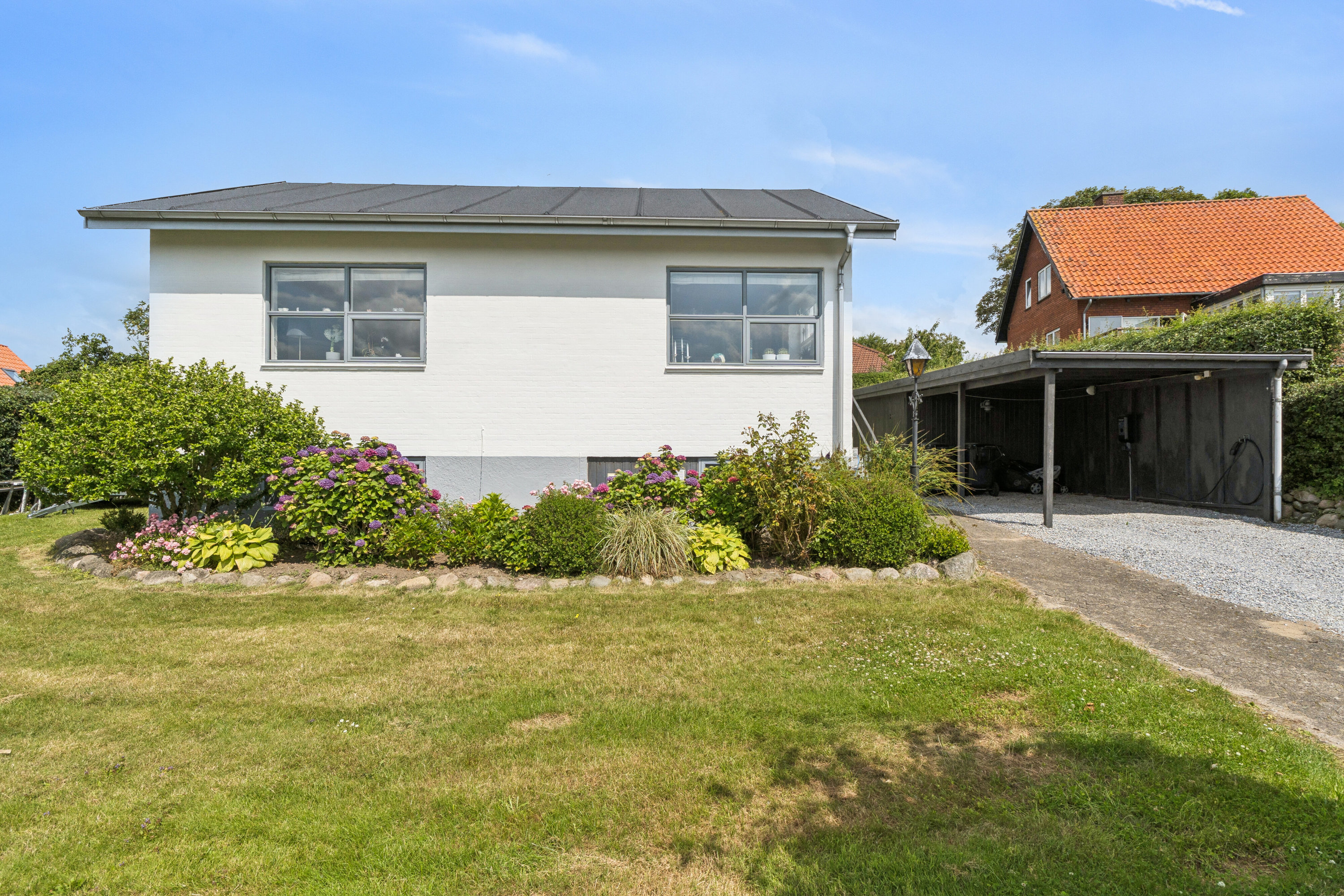 Fremhævet set fra haven billede i fuldskærmstilstand. Billede af Aldershøjvej 26, 9800 Hjørring