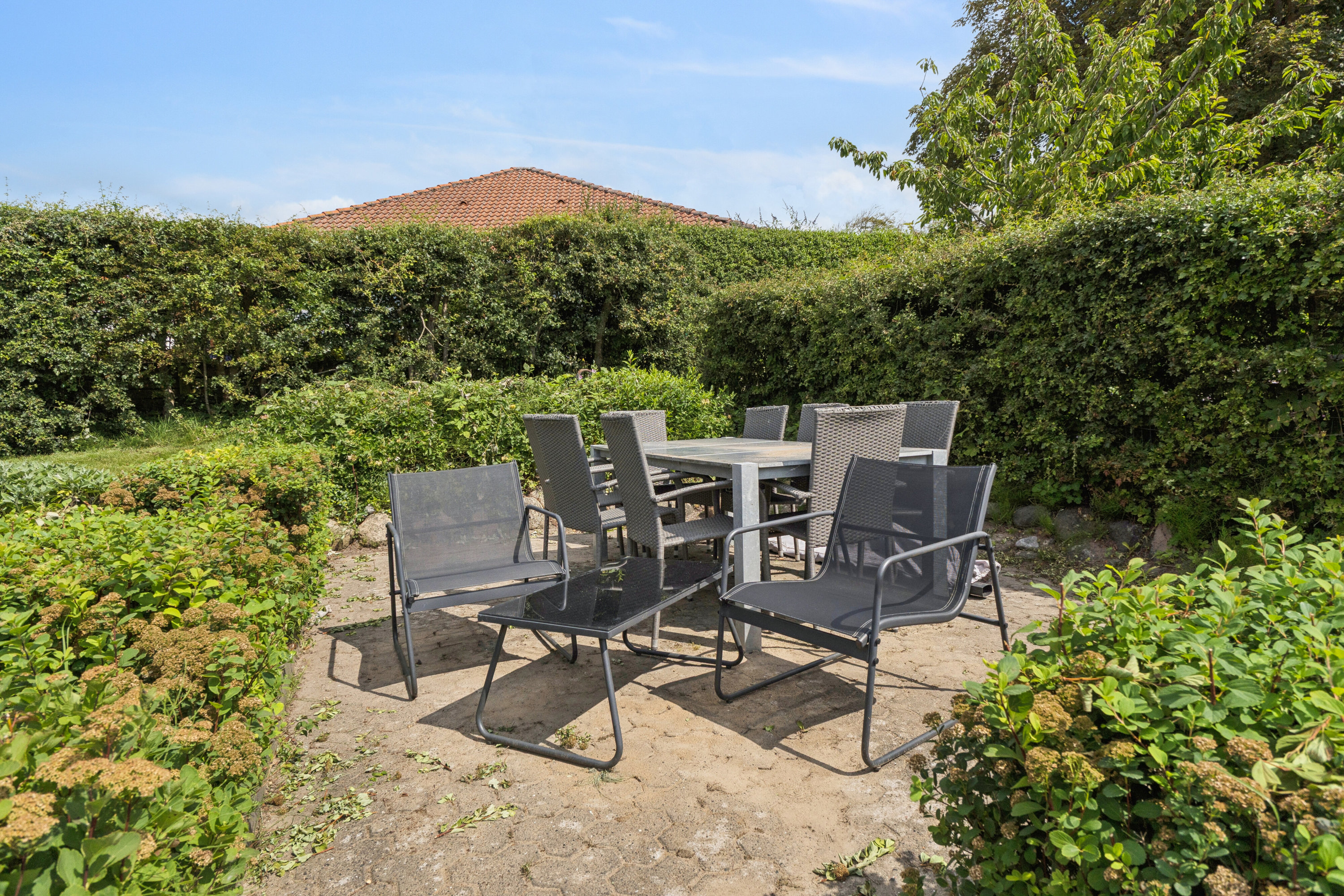 Fremhævet facade billede i fuldskærmstilstand. Billede af Aldershøjvej 26, 9800 Hjørring