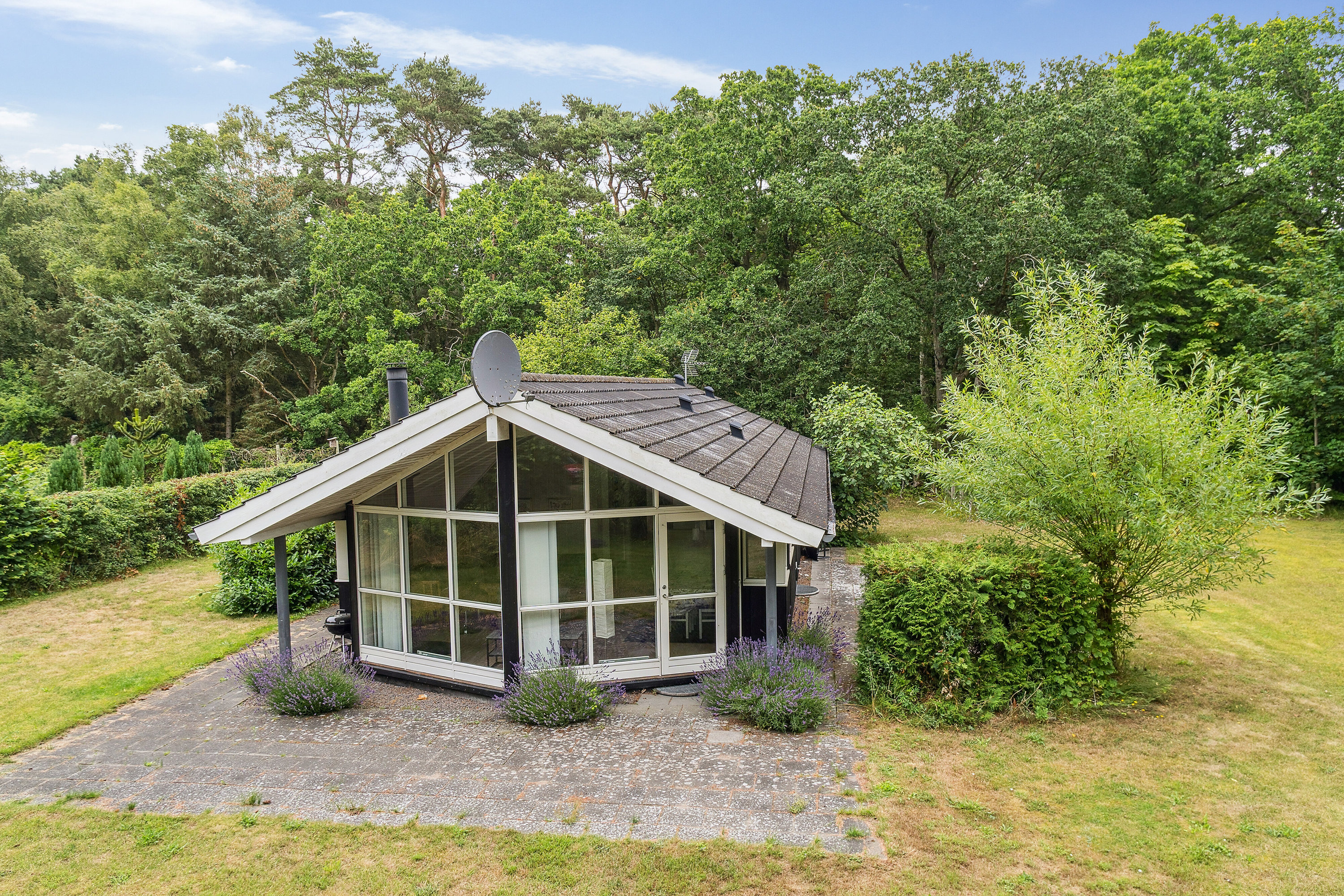 Fremhævet set fra haven billede i fuldskærmstilstand. Billede af Toftegårdsvej 34C, Hasle, 3790 Hasle