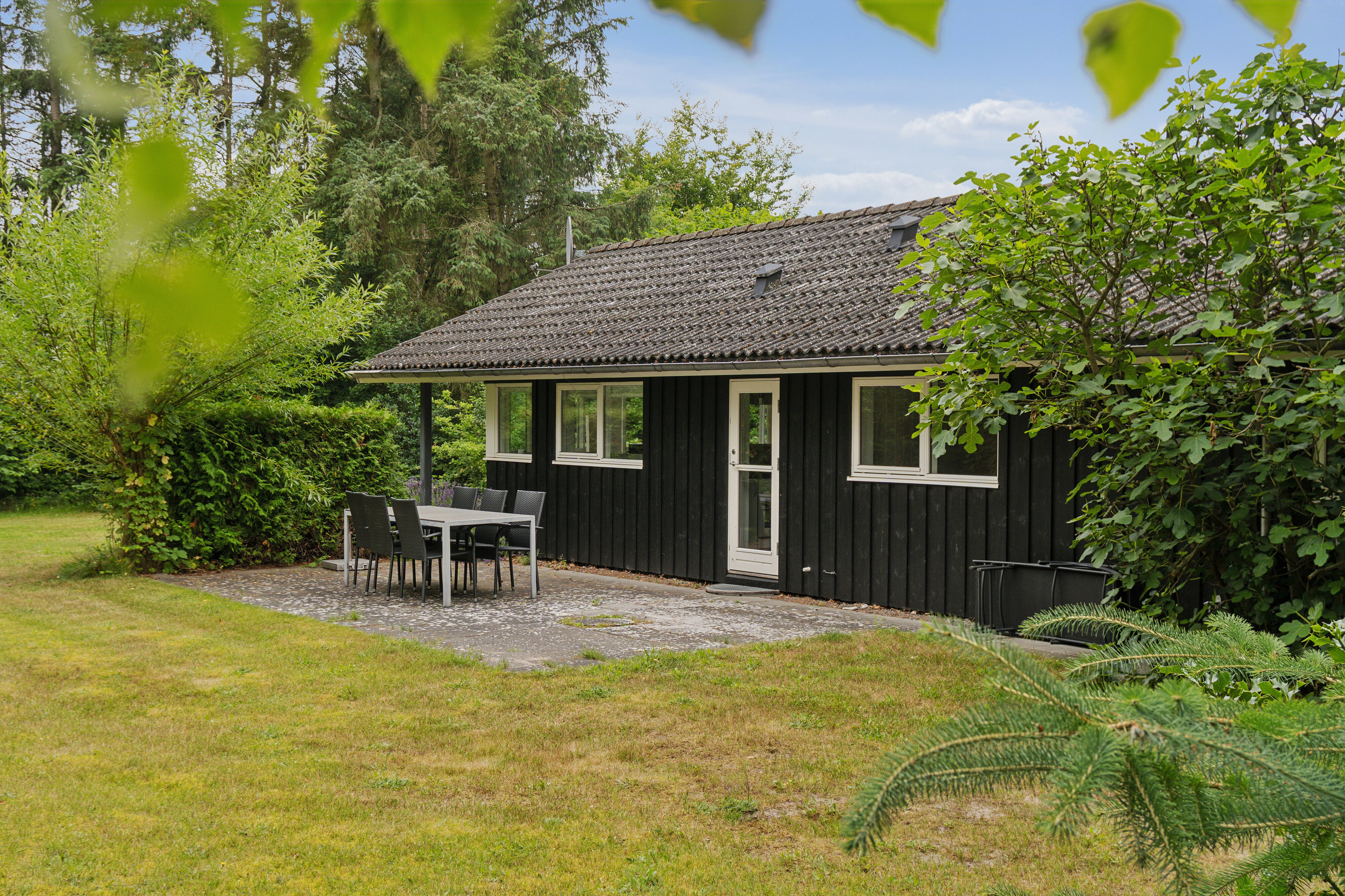 Fremhævet set fra haven billede i fuldskærmstilstand. Billede af Toftegårdsvej 34C, Hasle, 3790 Hasle