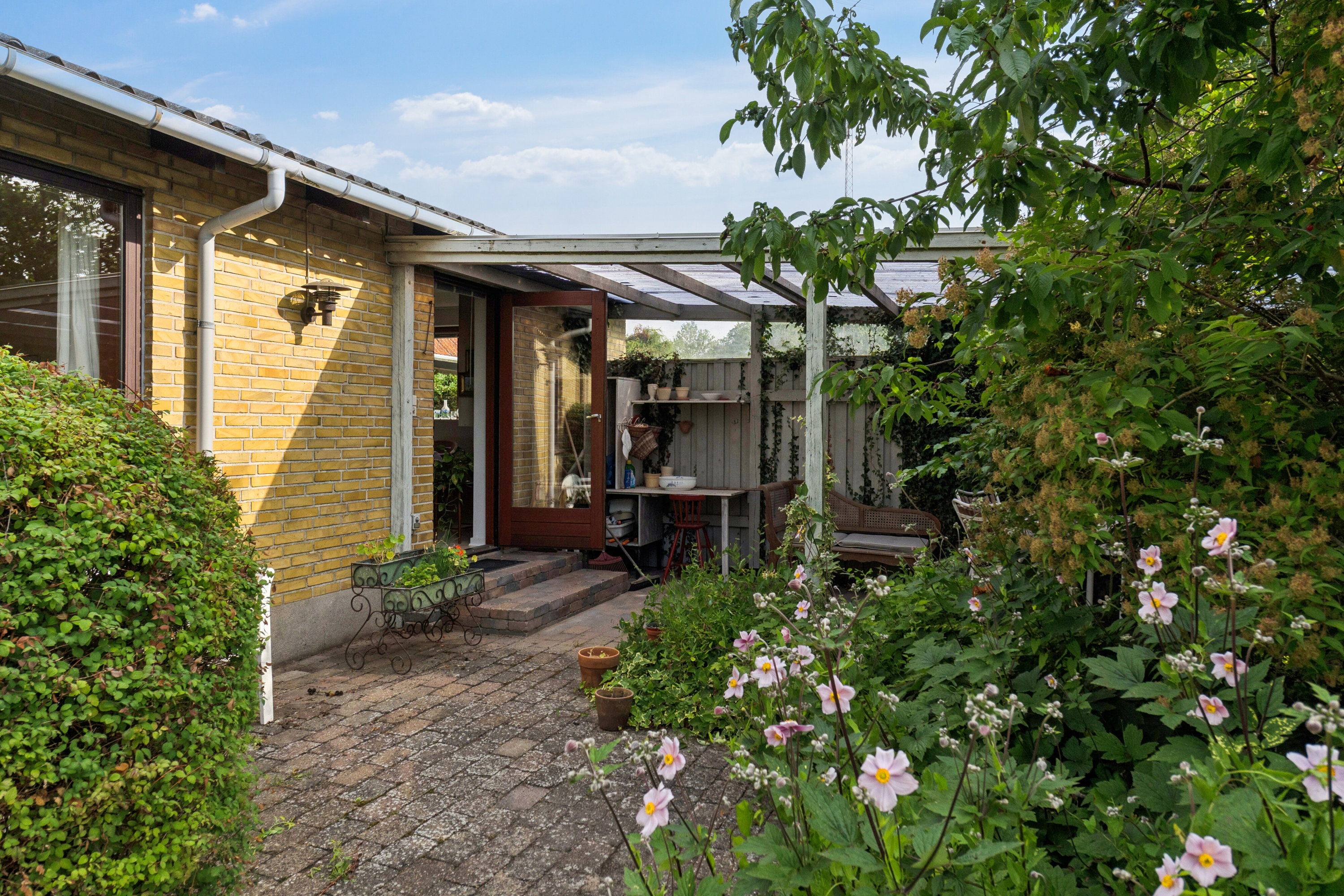 Fremhævet terrasse billede i fuldskærmstilstand. Billede af Strøbyvej 35, Østrup, 5450 Otterup