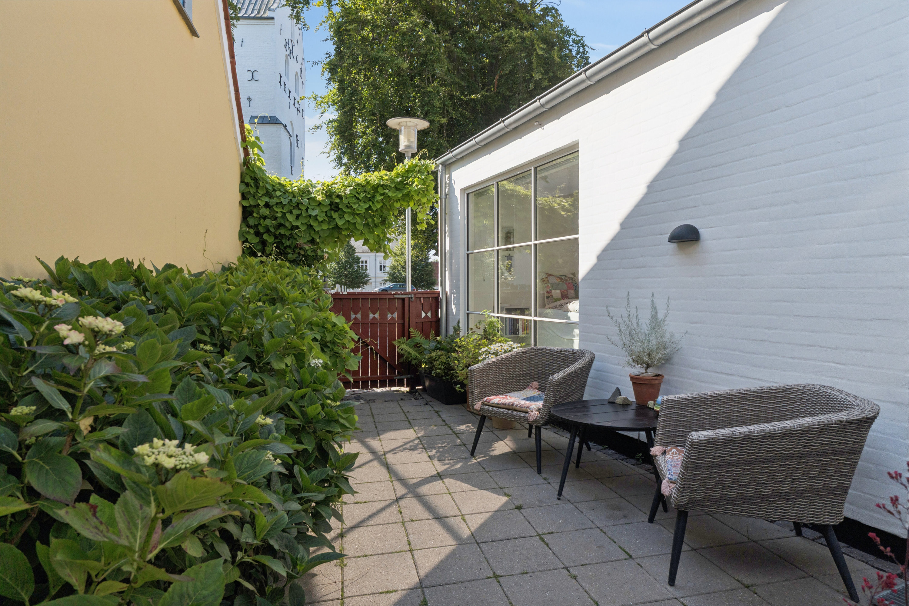 Fremhævet terrasse billede i fuldskærmstilstand. Billede af Store Kirkestræde 10, 9800 Hjørring