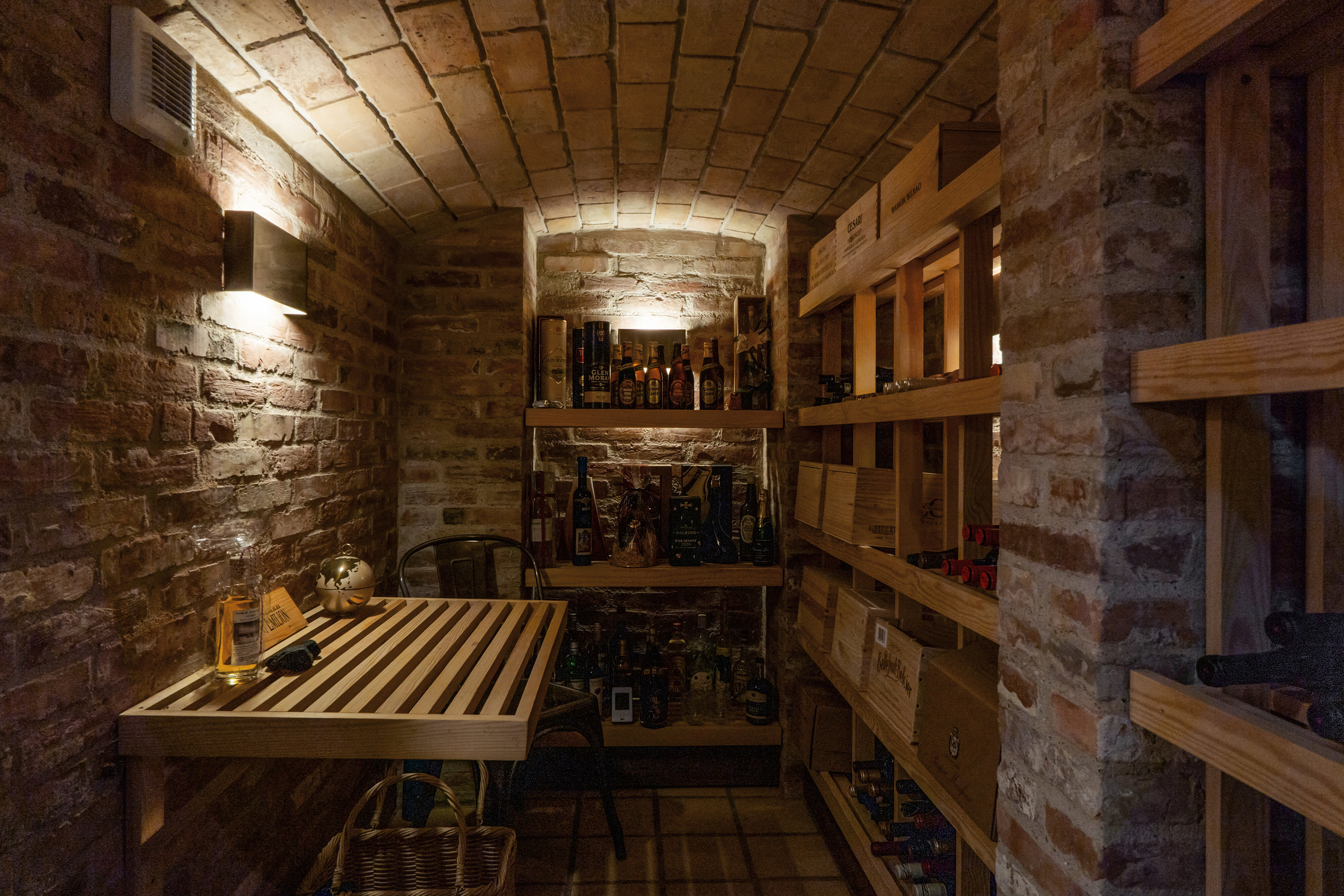 Fremhævet indendørs billede i fuldskærmstilstand. Billede af Store Kirkestræde 10, 9800 Hjørring