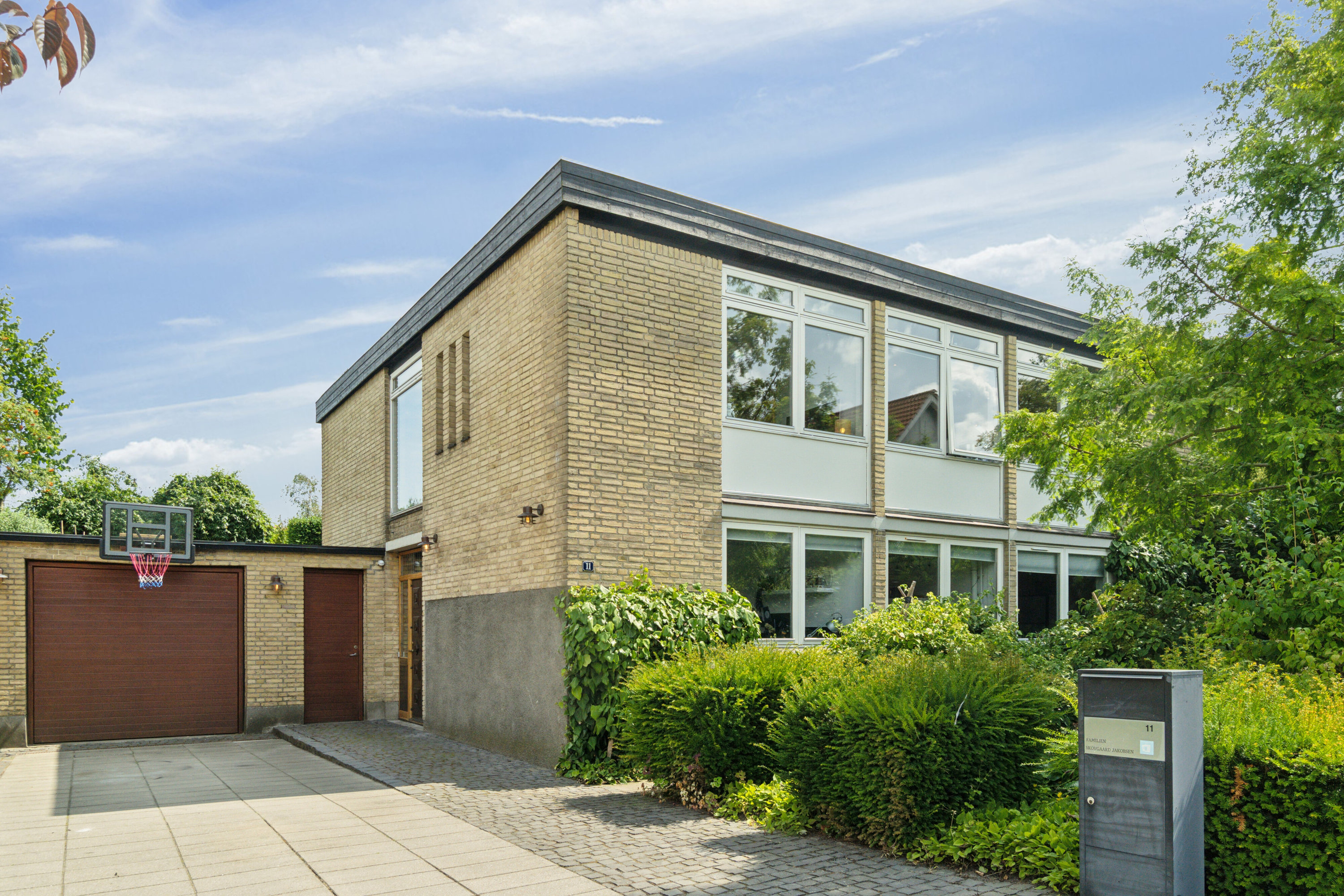 Miniaturebillede 1: ejendommen. Billede af Højgårdsvej 11, 8260 Viby J