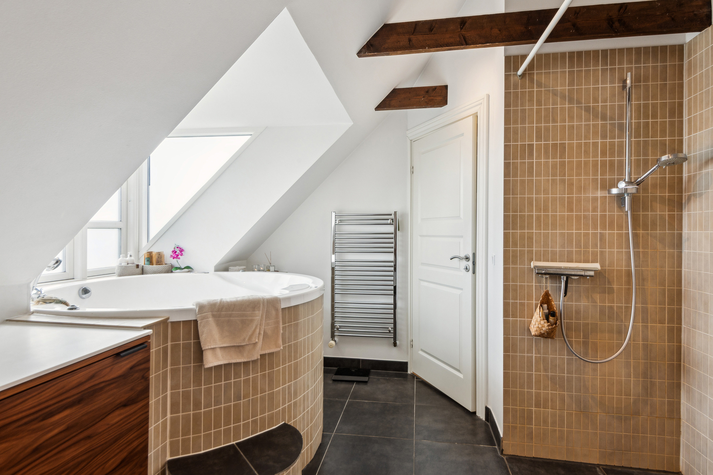 Fremhævet badeværelse billede i fuldskærmstilstand. Billede af Zincksvej 31, 9230 Svenstrup J