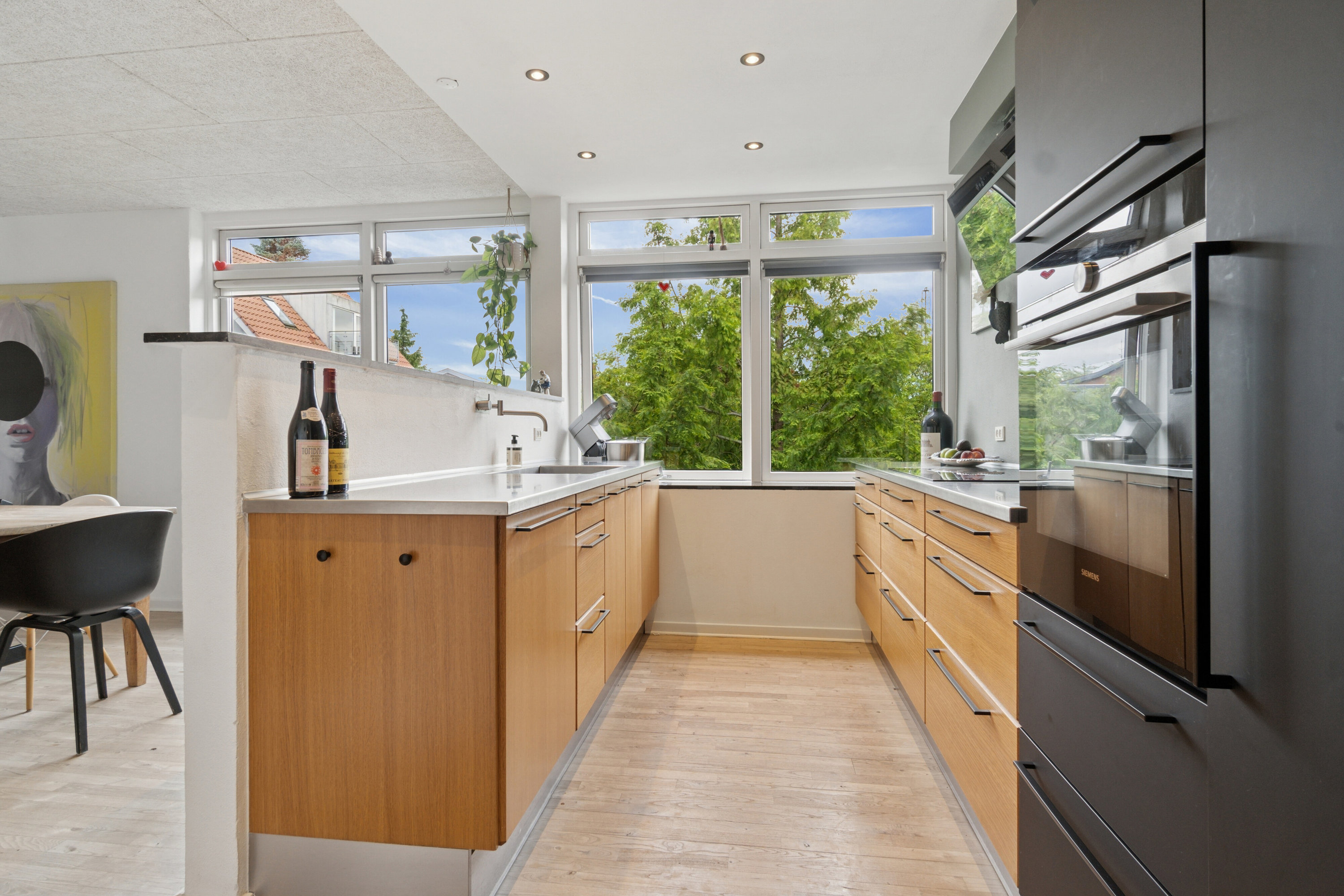 Fremhævet køkken billede i fuldskærmstilstand. Billede af Højgårdsvej 11, 8260 Viby J