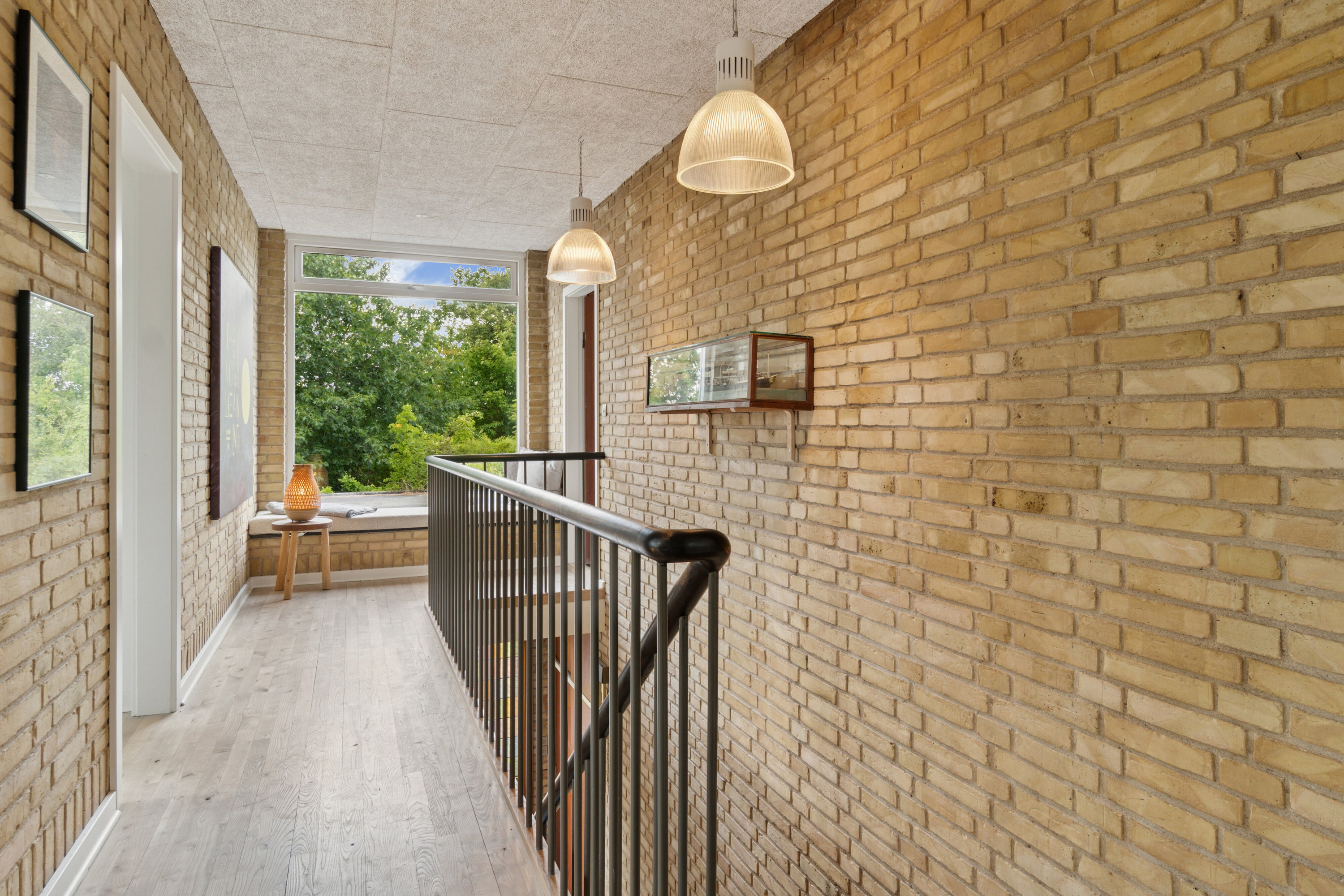 Fremhævet gang billede i fuldskærmstilstand. Billede af Højgårdsvej 11, 8260 Viby J