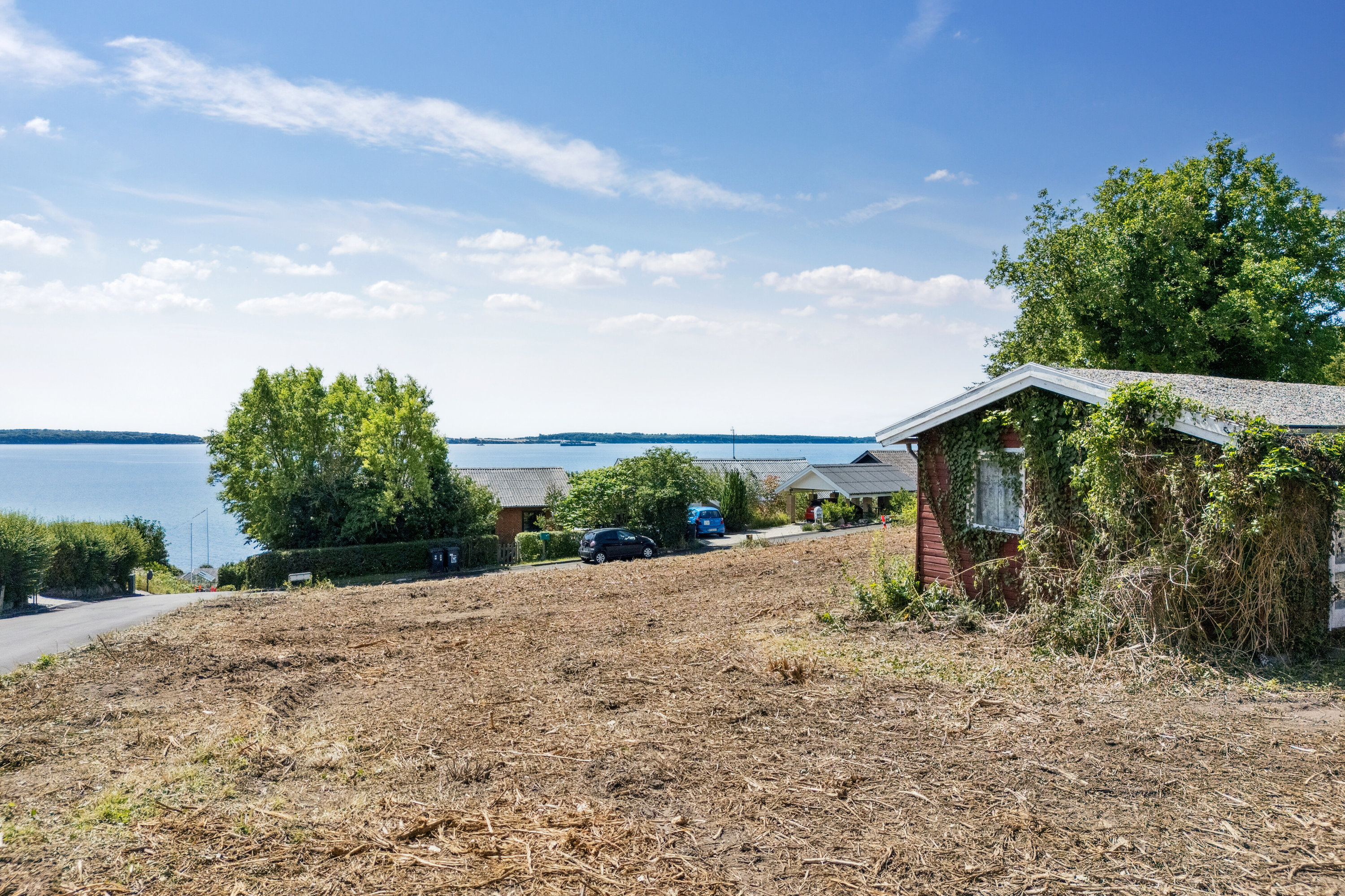 Miniaturebillede 1: set fra haven. Billede af Bakkedalsvej 3, 4400 Kalundborg