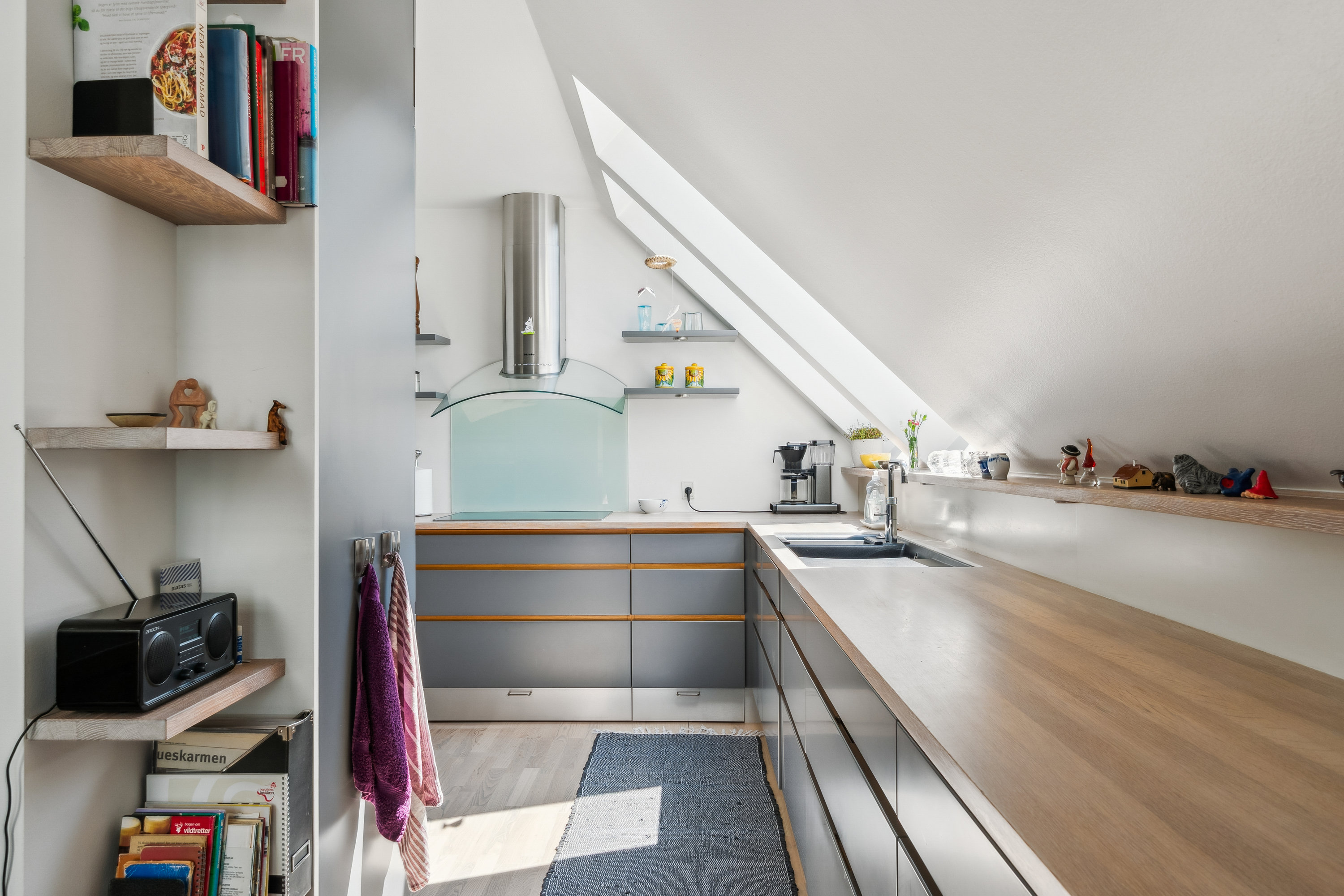 Fremhævet værelse billede i fuldskærmstilstand. Billede af Fridtjof Nansens Plads 3, 5. th., 2100 København Ø