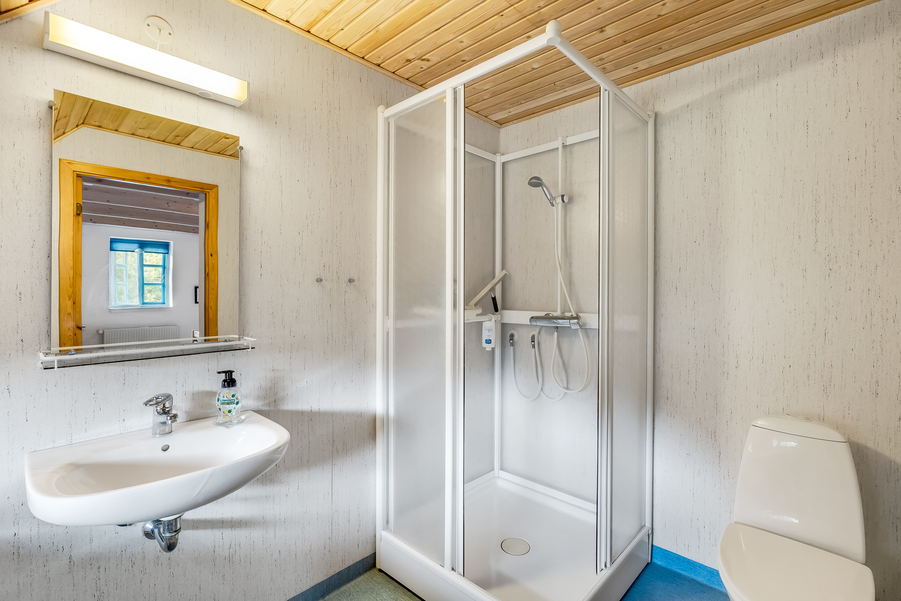 Fremhævet badeværelse billede i fuldskærmstilstand. Billede af Skelmosevej 14, Stadil, 6980 Tim