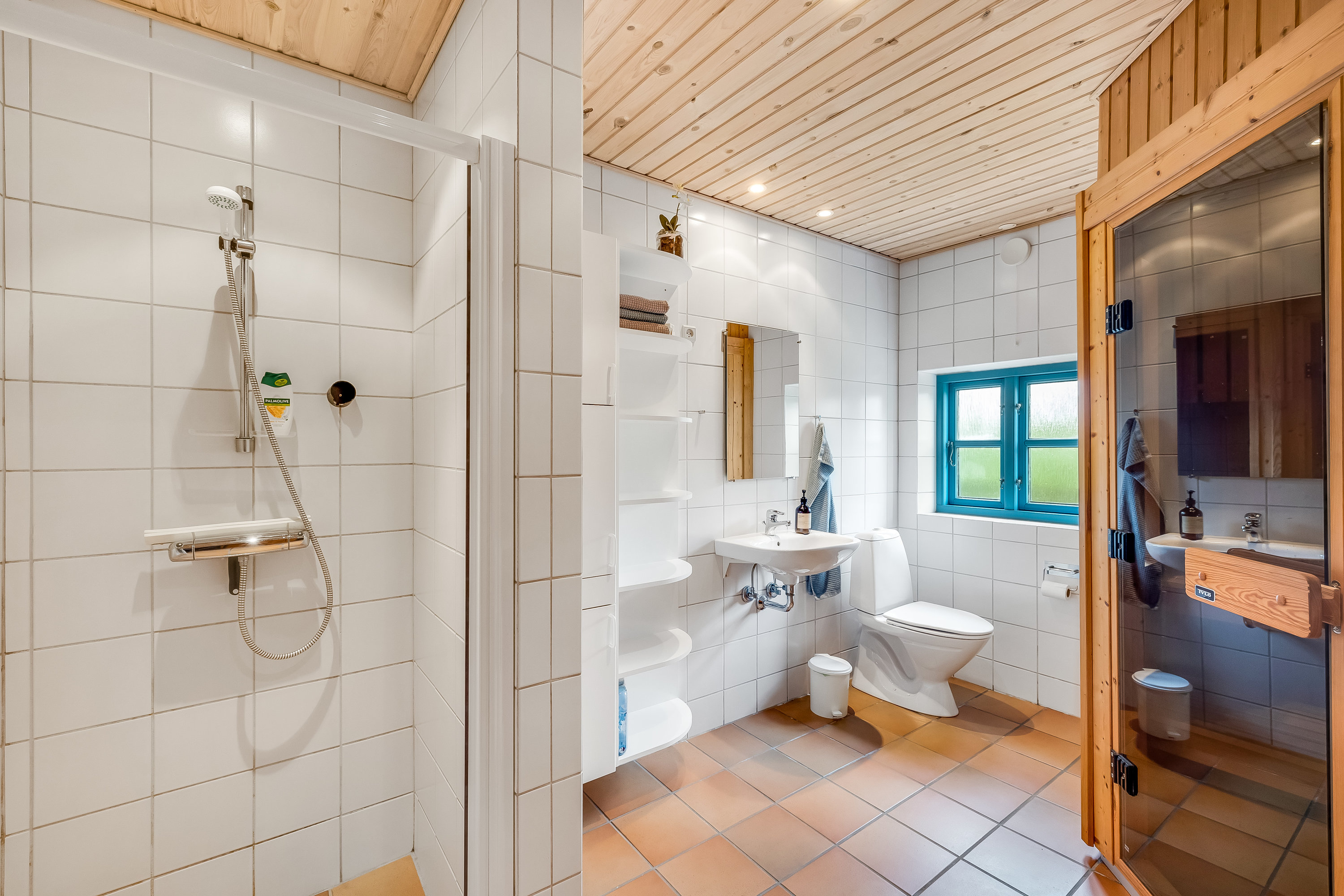 Fremhævet badeværelse billede i fuldskærmstilstand. Billede af Skelmosevej 14, Stadil, 6980 Tim