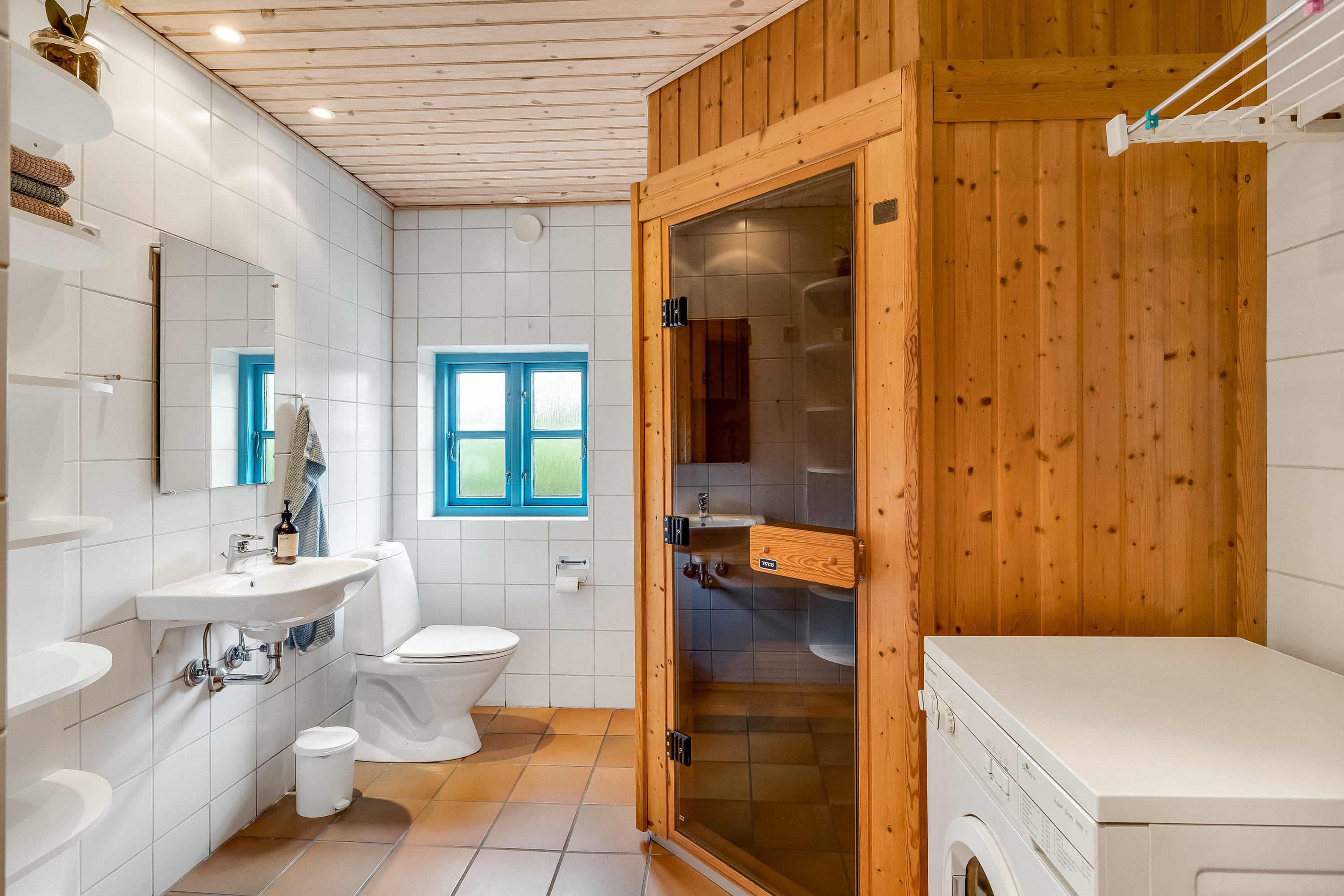 Fremhævet badeværelse billede i fuldskærmstilstand. Billede af Skelmosevej 14, Stadil, 6980 Tim