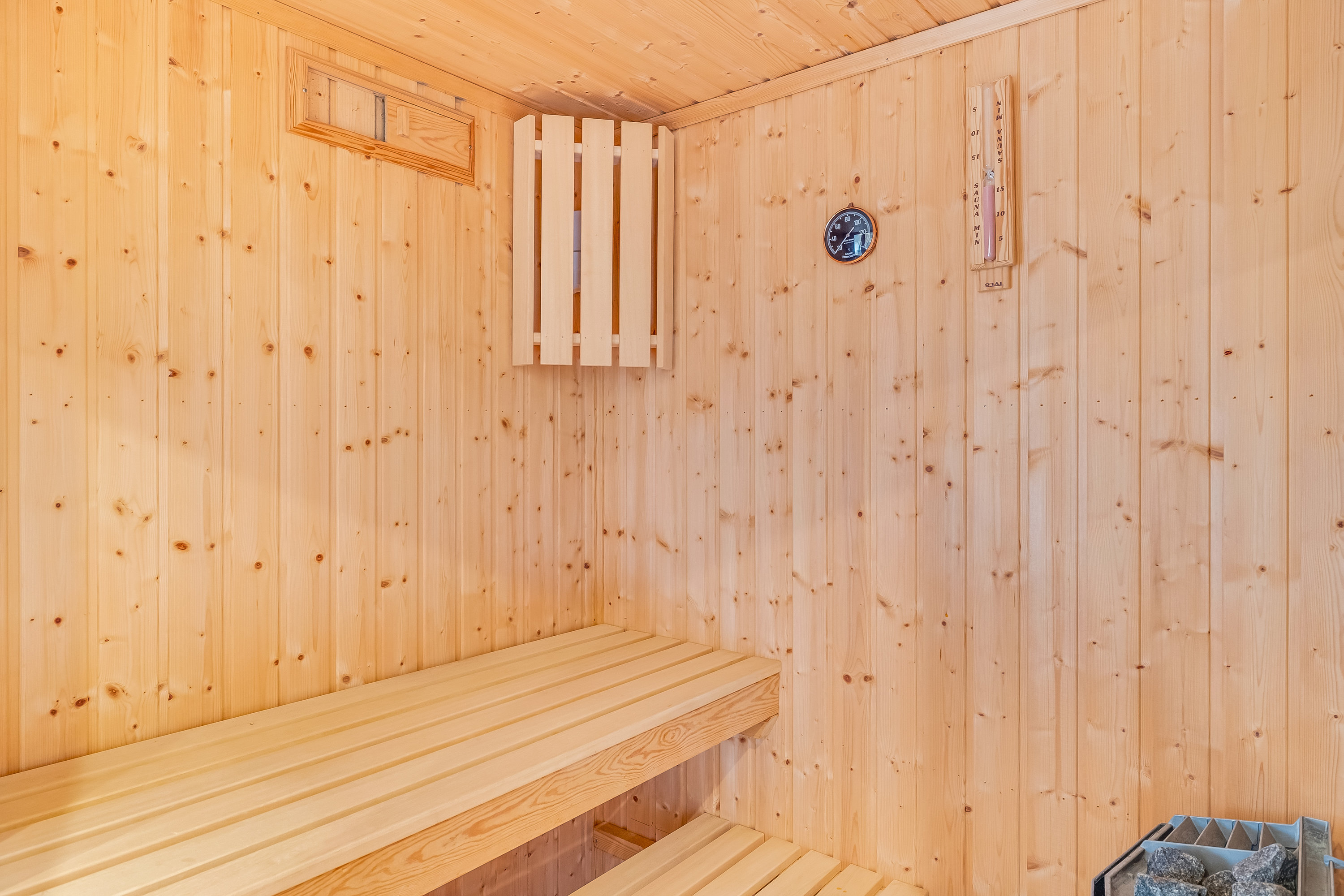 Fremhævet trappe billede i fuldskærmstilstand. Billede af Skelmosevej 14, Stadil, 6980 Tim