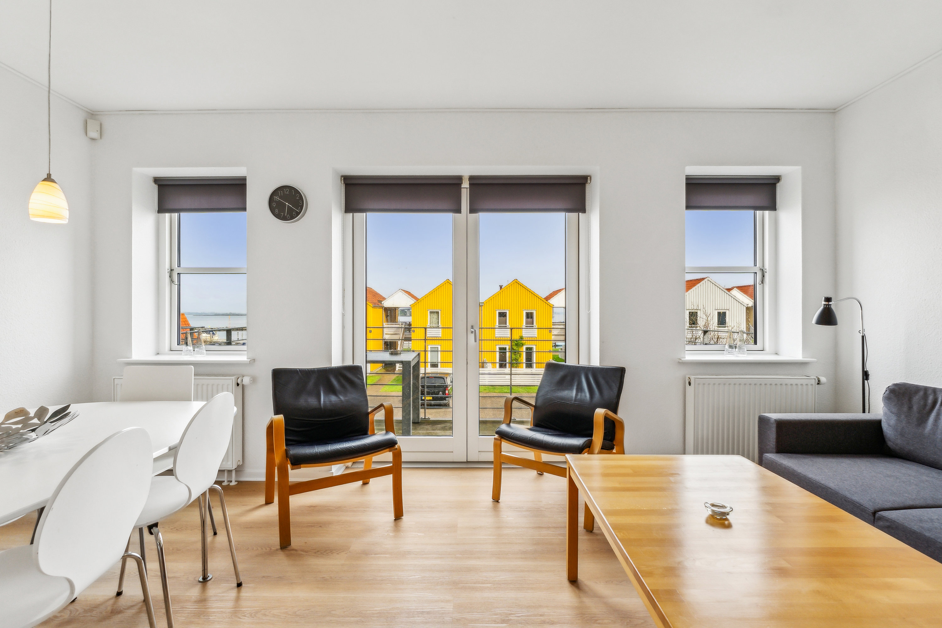 Fremhævet stue billede i fuldskærmstilstand. Billede af Skudehavnen 10, 1., 5900 Rudkøbing