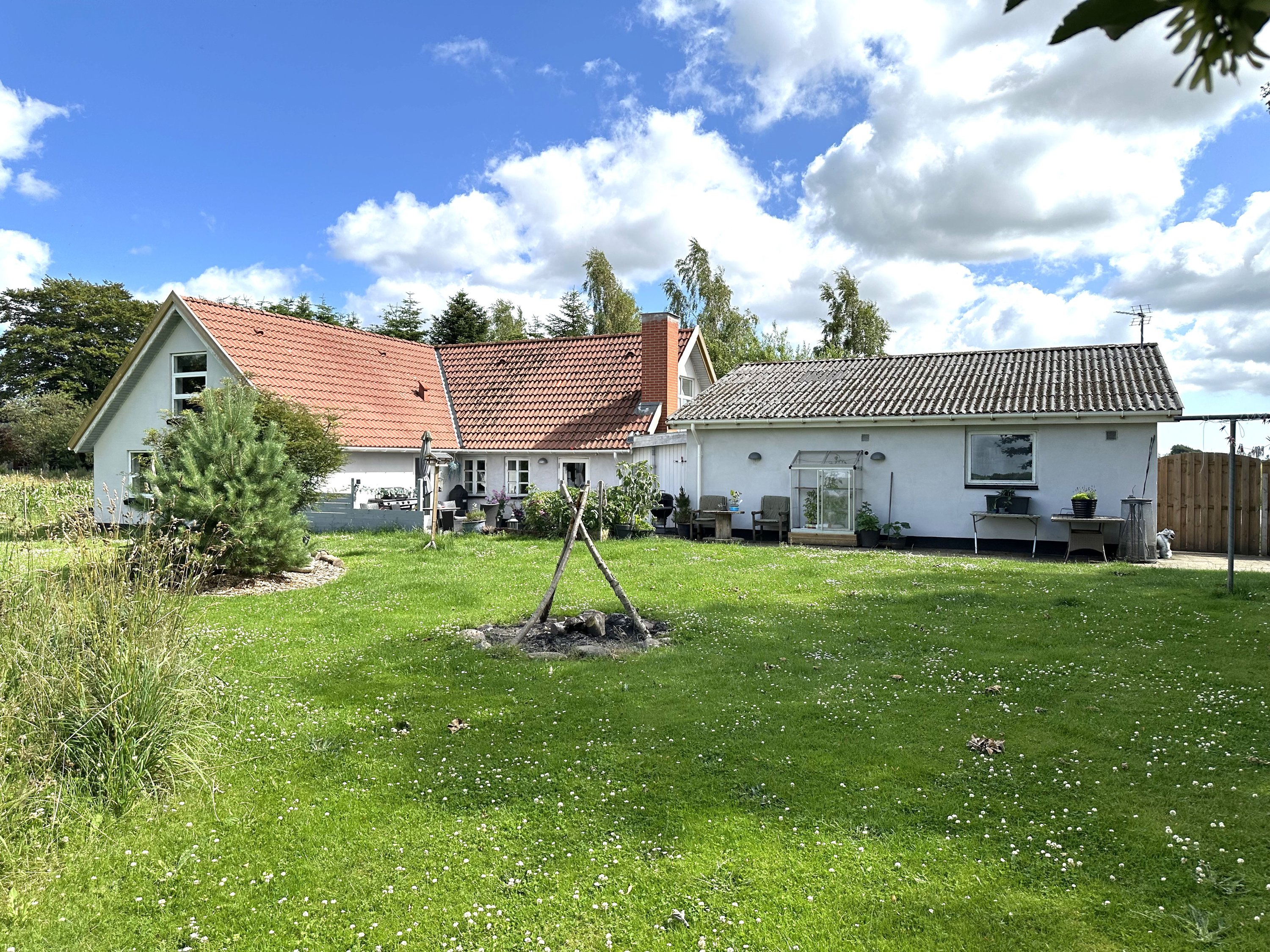 Miniaturebillede 2: . Billede af Fjembevej 42, 9352 Dybvad