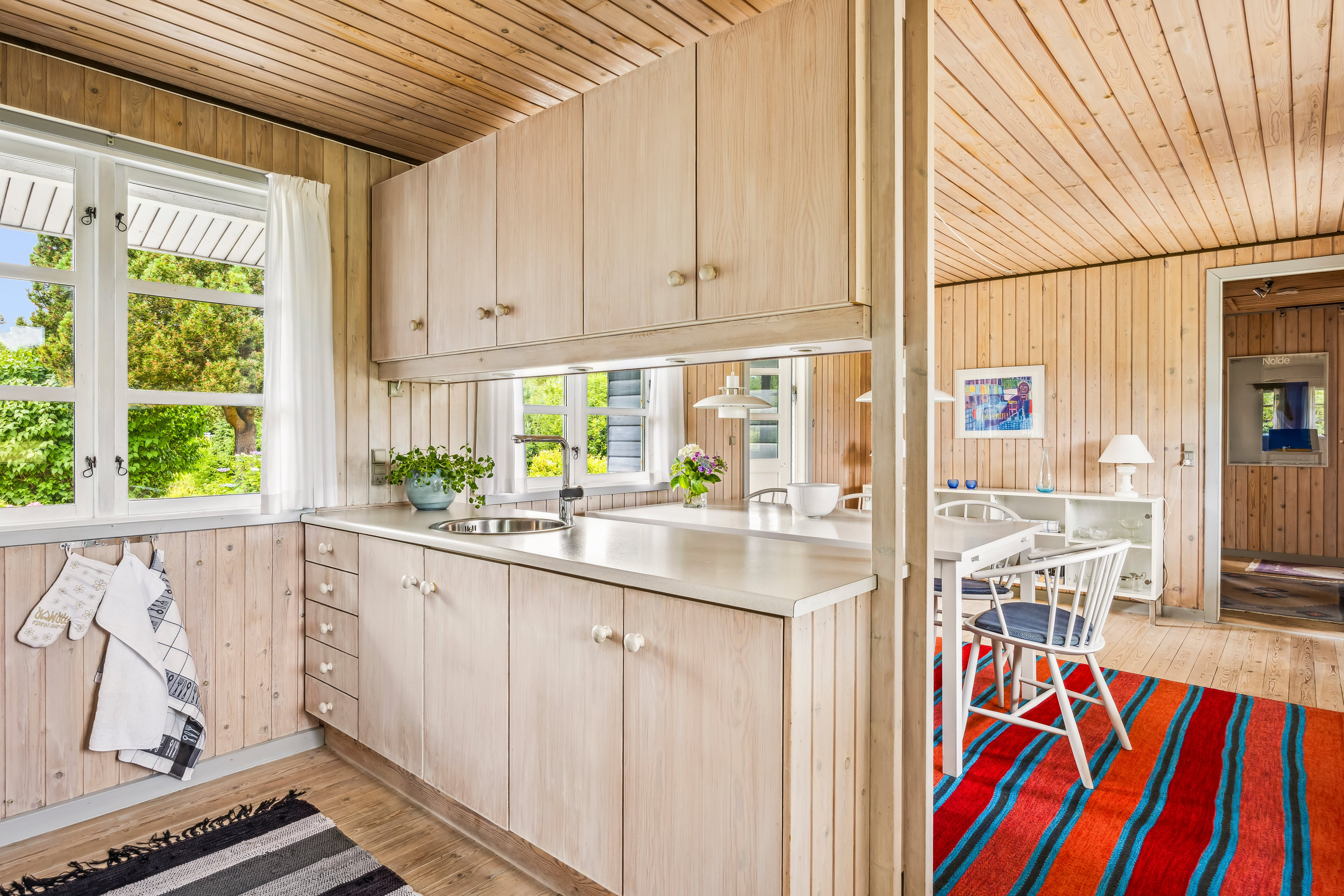 Fremhævet køkken billede i fuldskærmstilstand. Billede af Tronhøjvej 7, Kongsgårde, 8420 Knebel