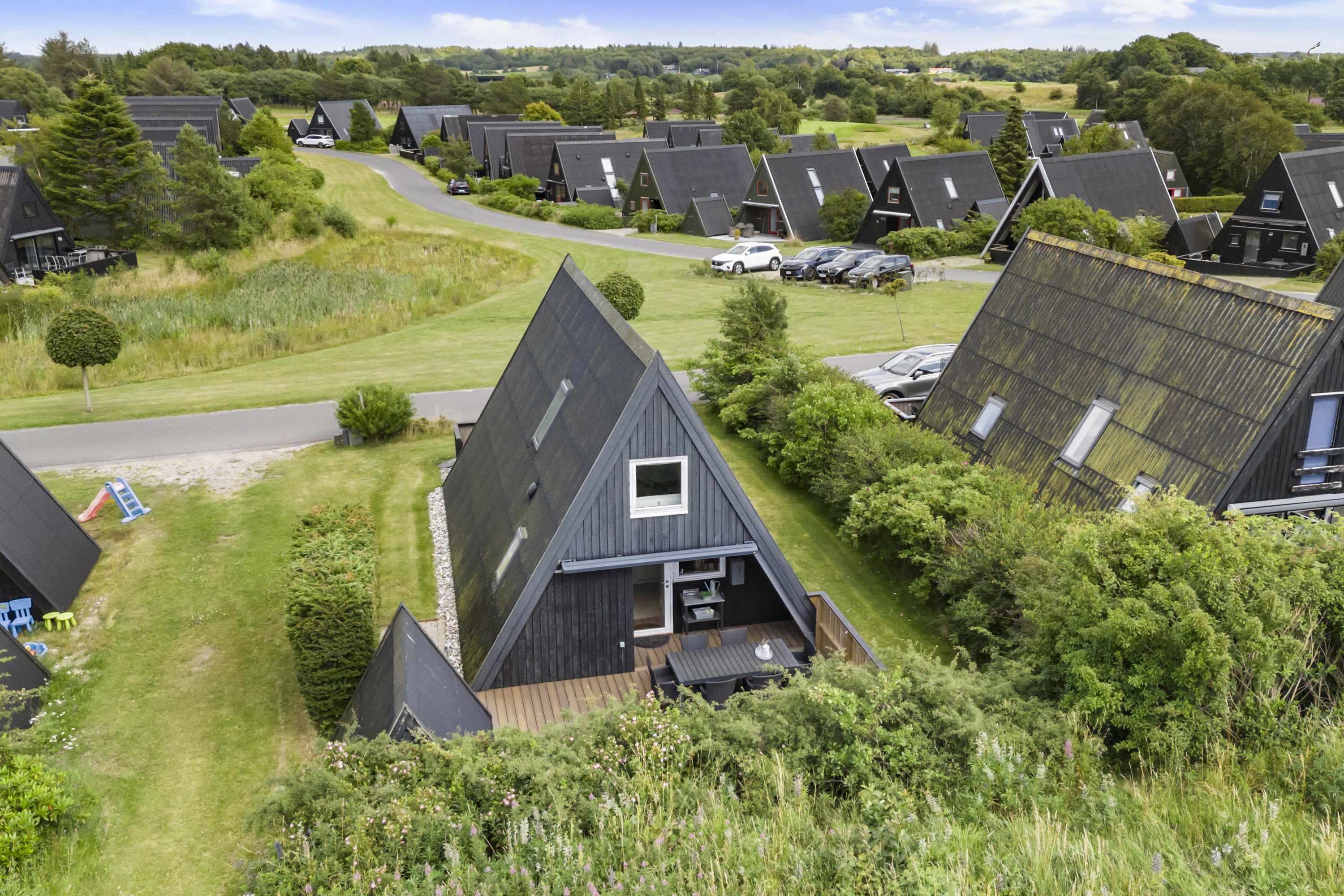 Miniaturebillede 1: luftfoto. Billede af Golfsvinget 25, Gatten, 9640 Farsø