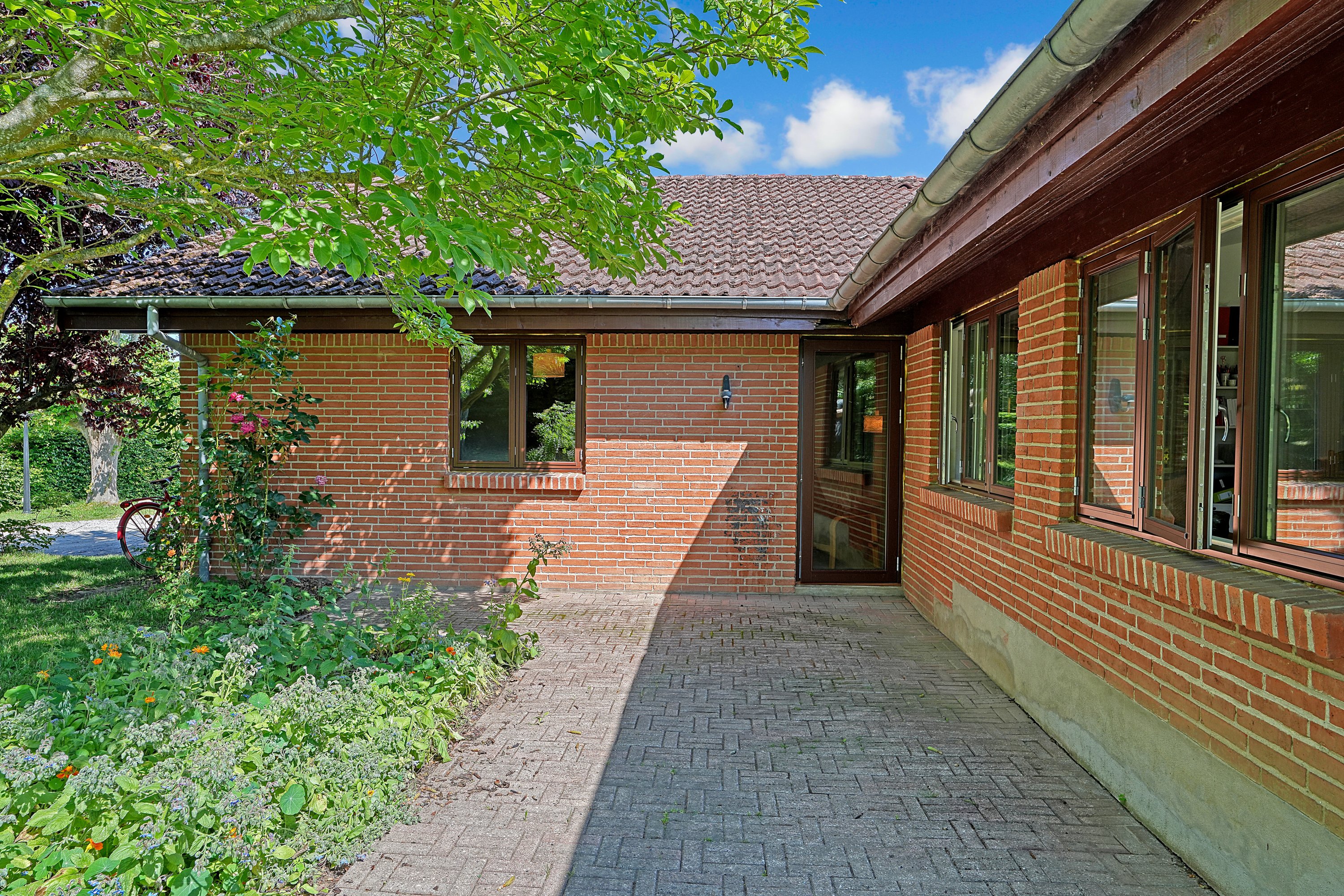 Fremhævet terrasse billede i fuldskærmstilstand. Billede af Kalundborgvej 140A, 4300 Holbæk