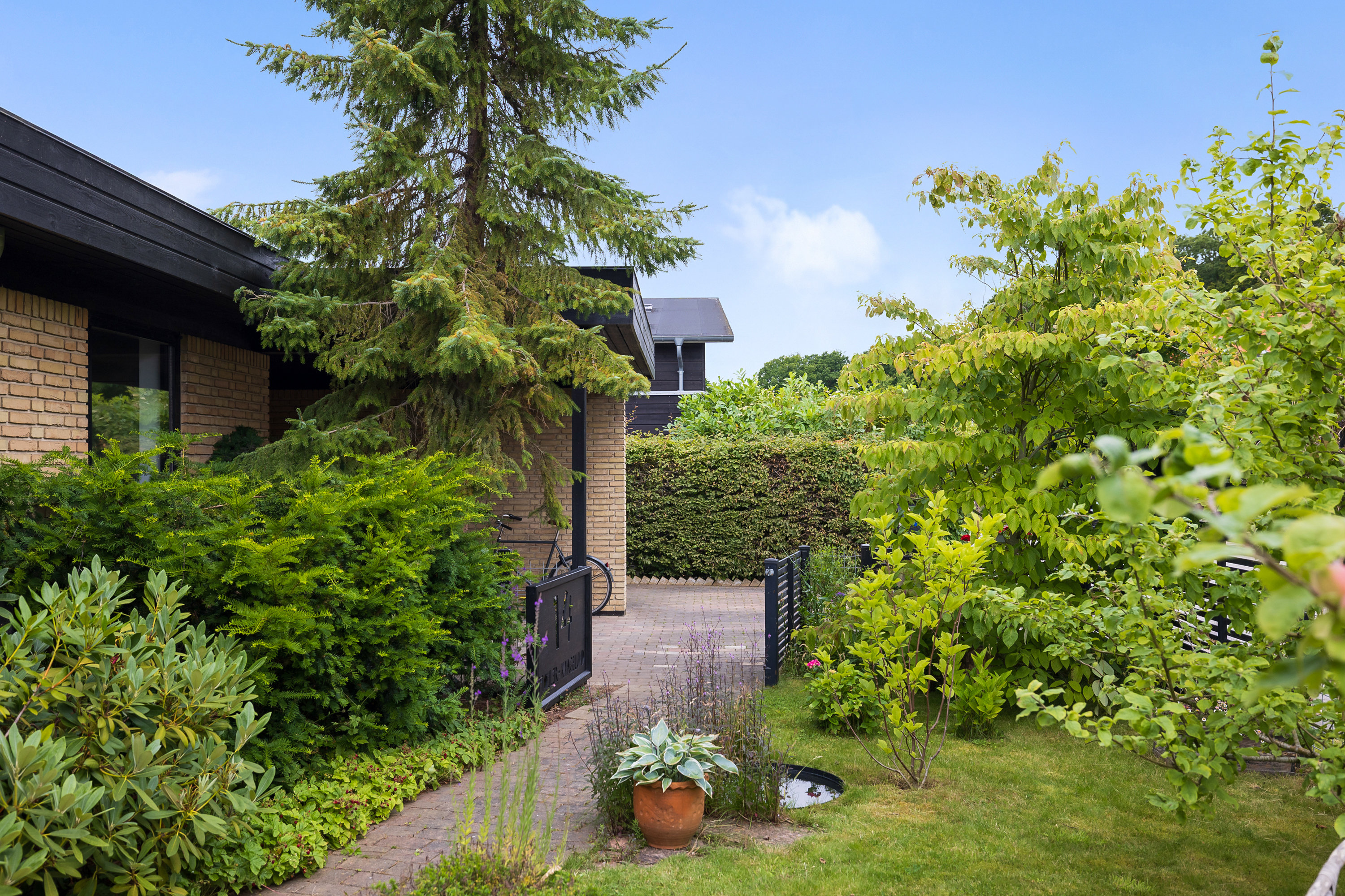 Fremhævet  billede i fuldskærmstilstand. Billede af Brabrand Skovvej 14, 8220 Brabrand