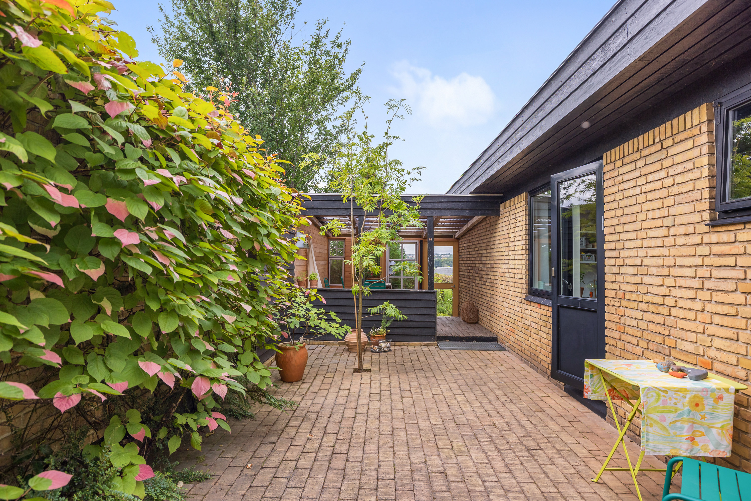 Fremhævet  billede i fuldskærmstilstand. Billede af Brabrand Skovvej 14, 8220 Brabrand