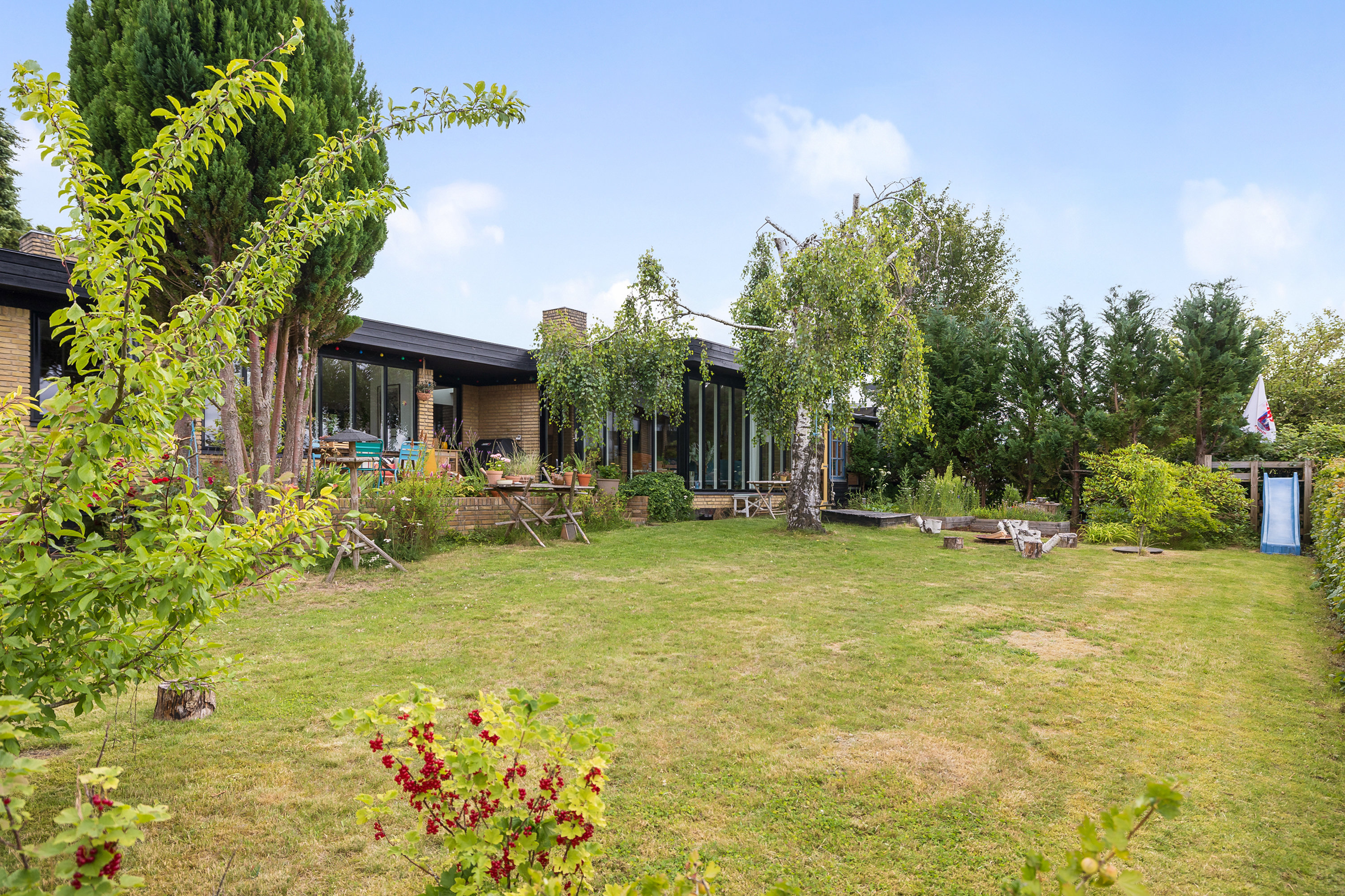 Fremhævet  billede i fuldskærmstilstand. Billede af Brabrand Skovvej 14, 8220 Brabrand