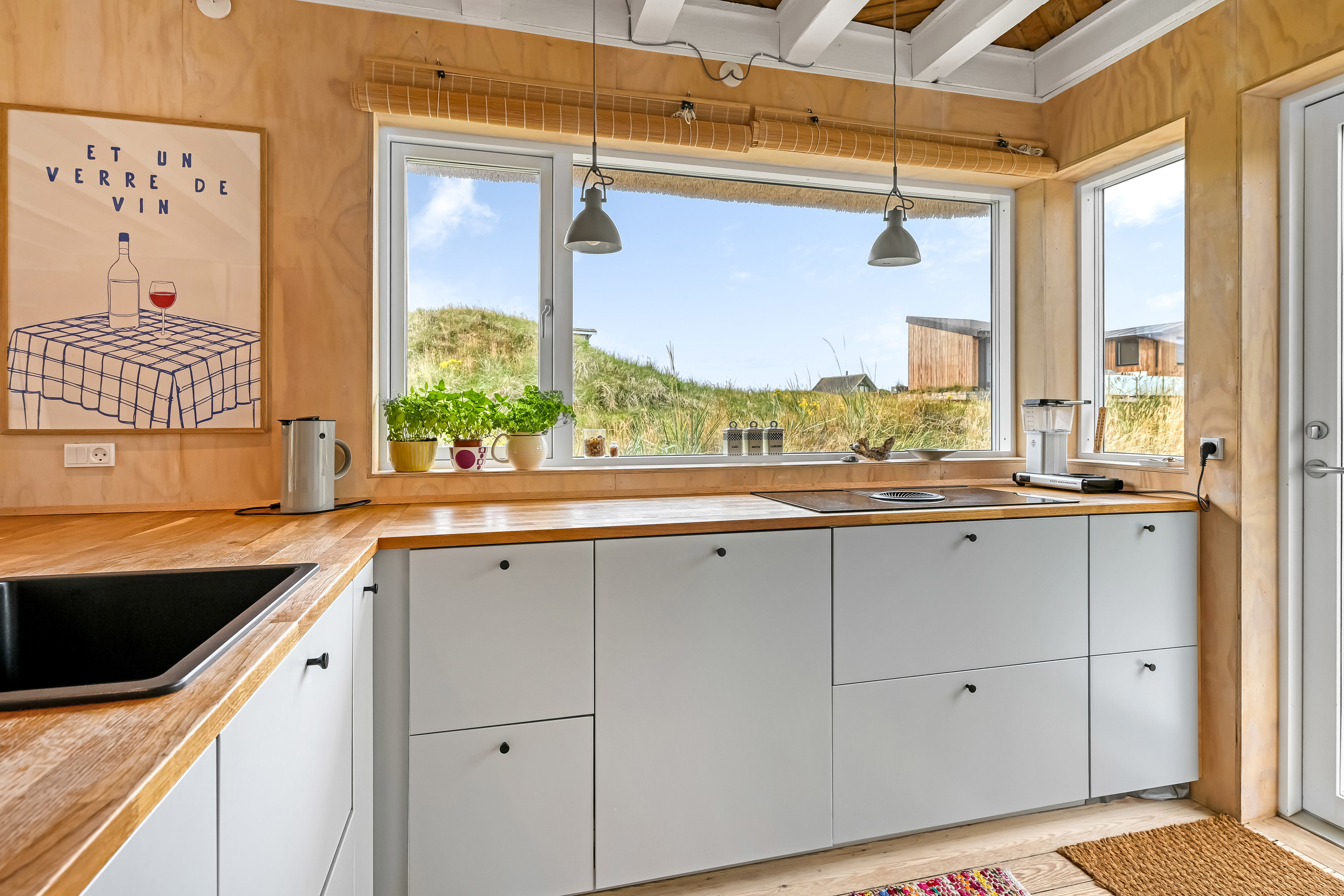Fremhævet køkken billede i fuldskærmstilstand. Billede af Slunden 110, Rindby Strand, 6720 Fanø