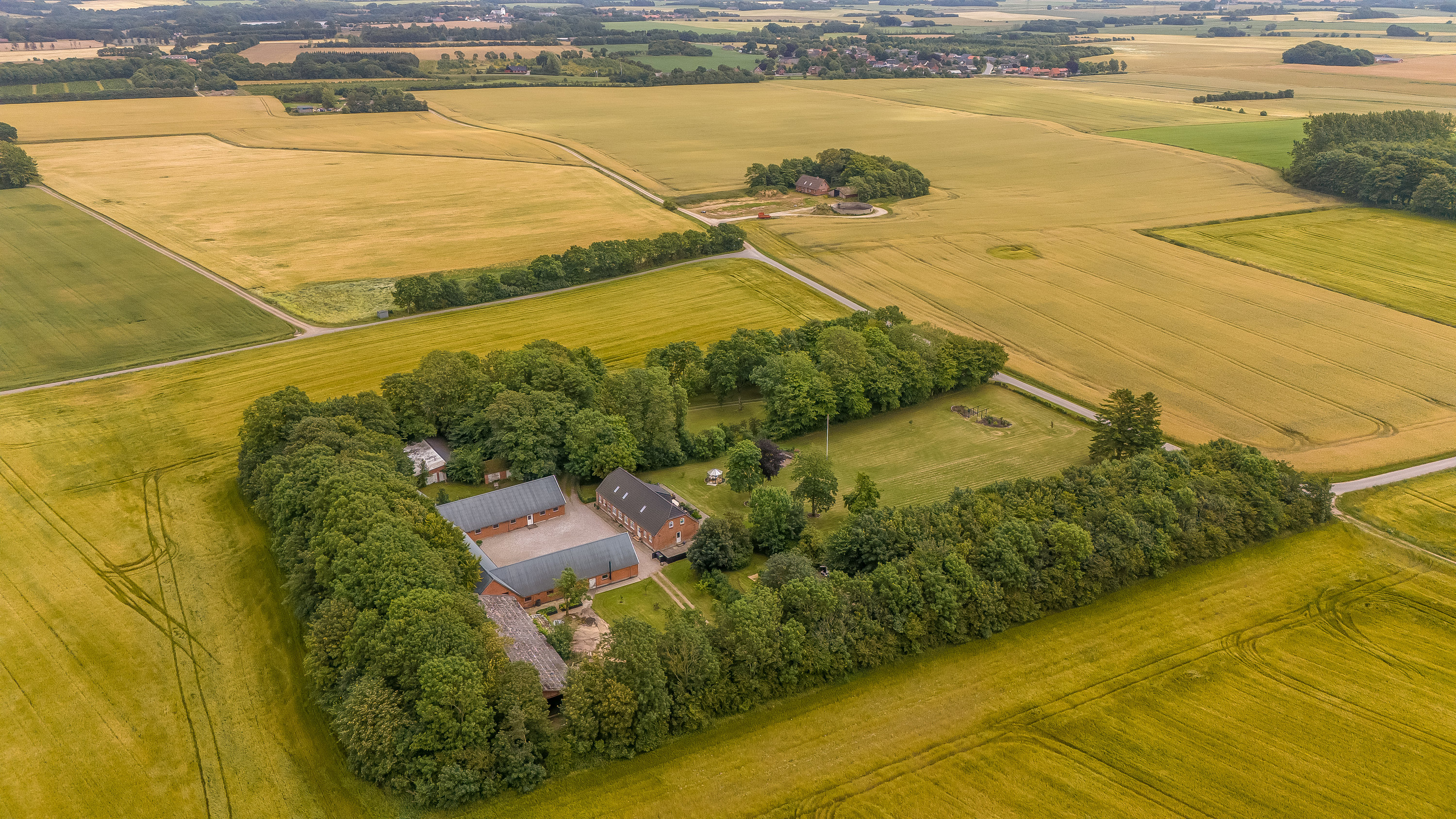 Fremhævet luftfoto billede i fuldskærmstilstand. Billede af Nørre Hvamvej 3, Borbjerg, 7500 Holstebro
