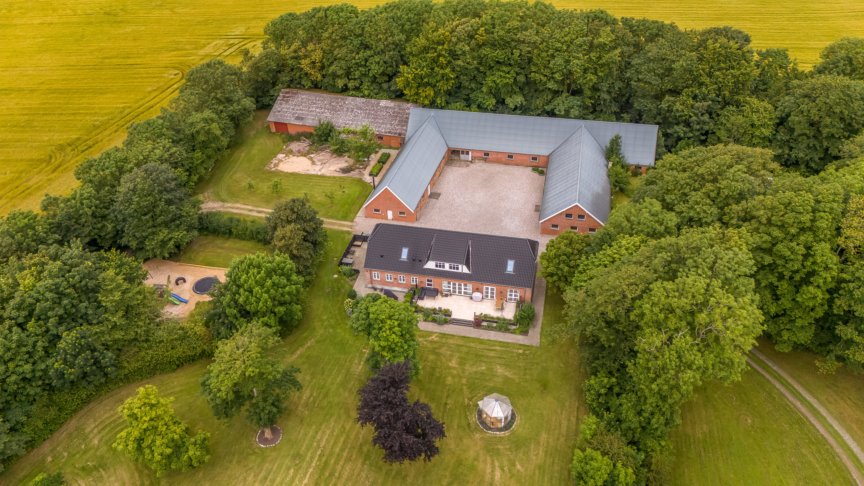 Fremhævet luftfoto billede i fuldskærmstilstand. Billede af Nørre Hvamvej 3, Borbjerg, 7500 Holstebro