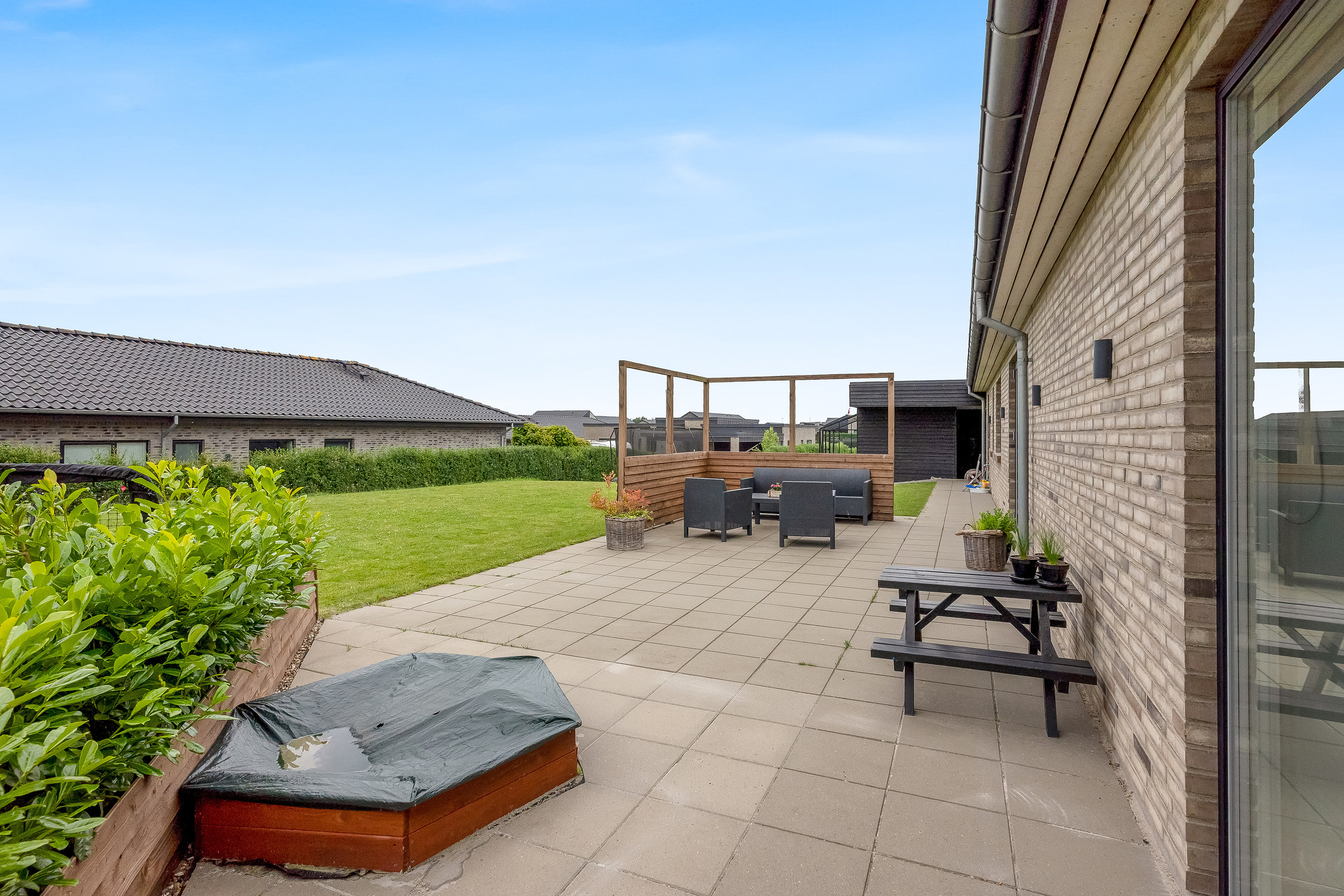 Fremhævet terrasse billede i fuldskærmstilstand. Billede af Hvalfisken 1, Mejrup, 7500 Holstebro