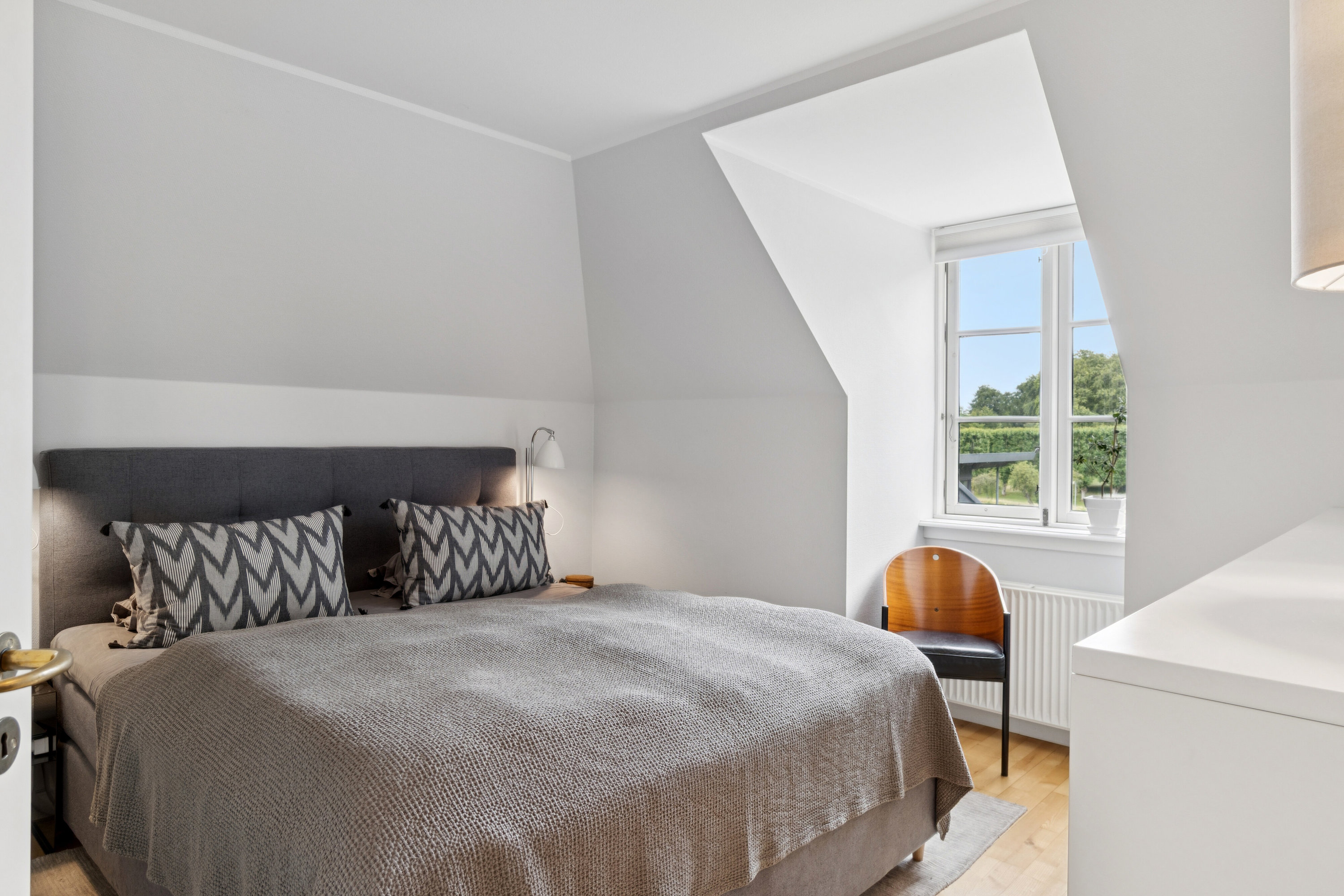 Fremhævet soveværelse billede i fuldskærmstilstand. Billede af Dronningens Vænge 11, 1. mfth., 2800 Kongens Lyngby