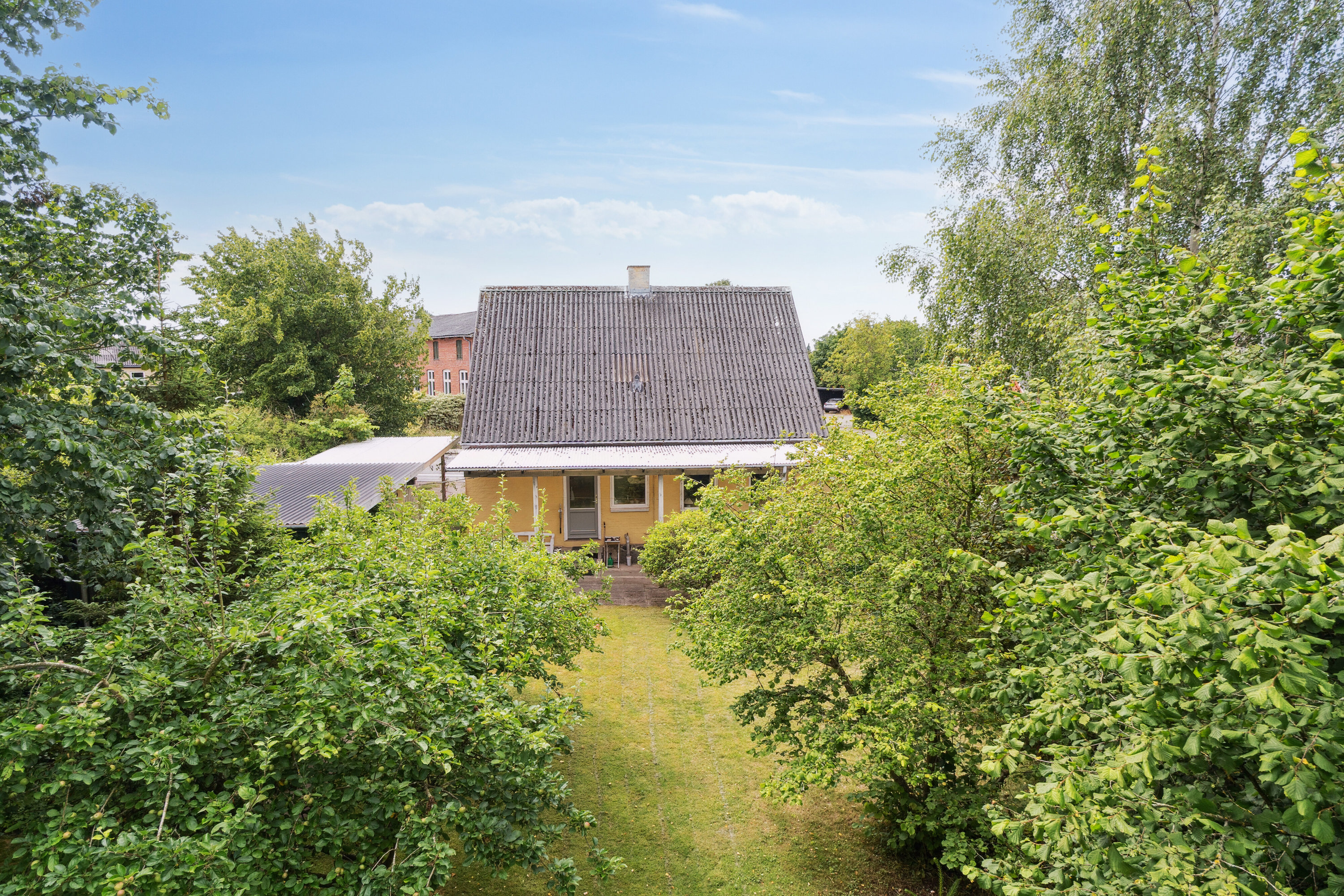 Fremhævet udendørs billede i fuldskærmstilstand. Billede af Moltkesvej 37, 4690 Haslev