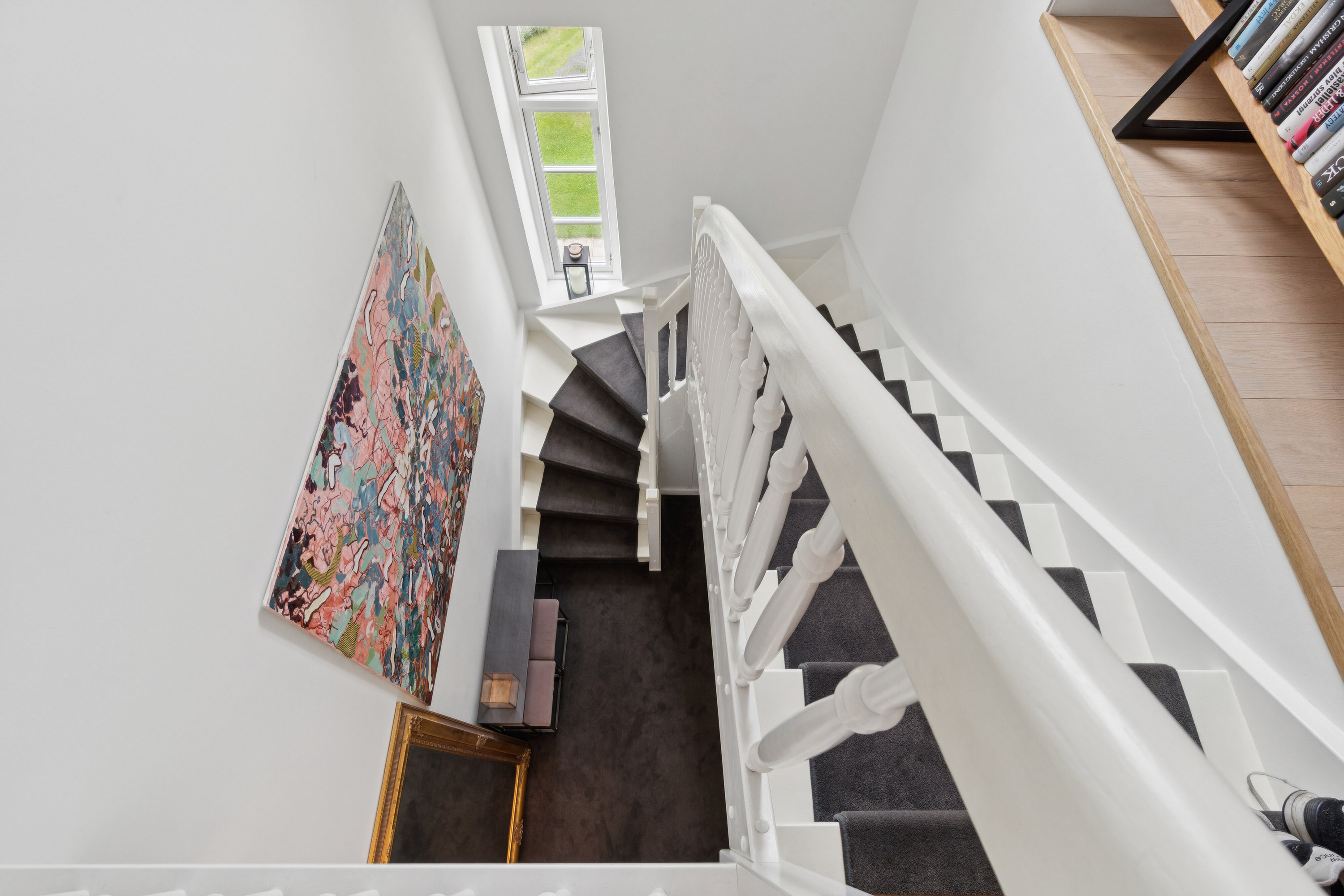 Fremhævet gang billede i fuldskærmstilstand. Billede af Dronningens Vænge 11, 1. mfth., 2800 Kongens Lyngby