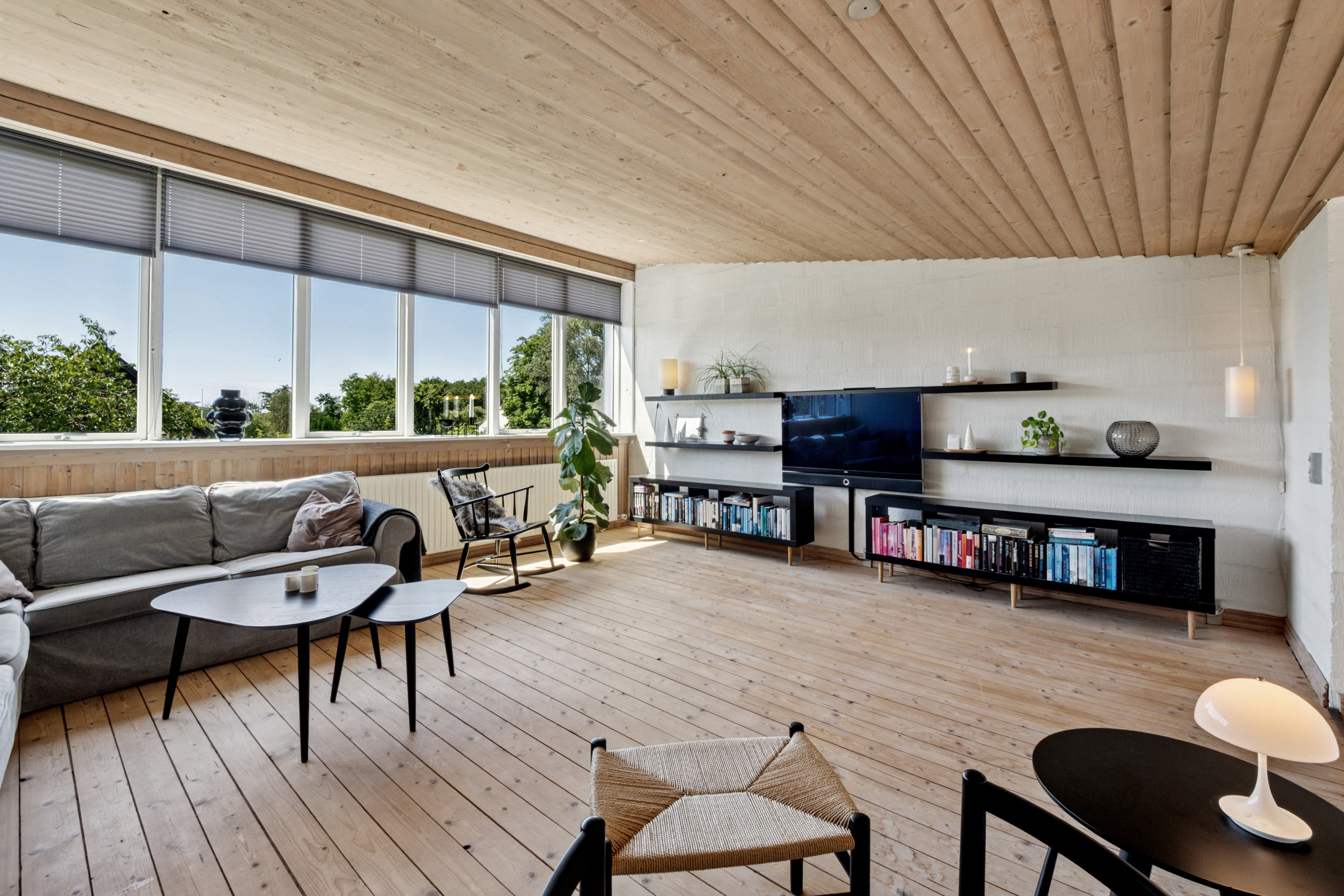 Fremhævet stue billede i fuldskærmstilstand. Billede af Fjordvænget 60, 8832 Skals