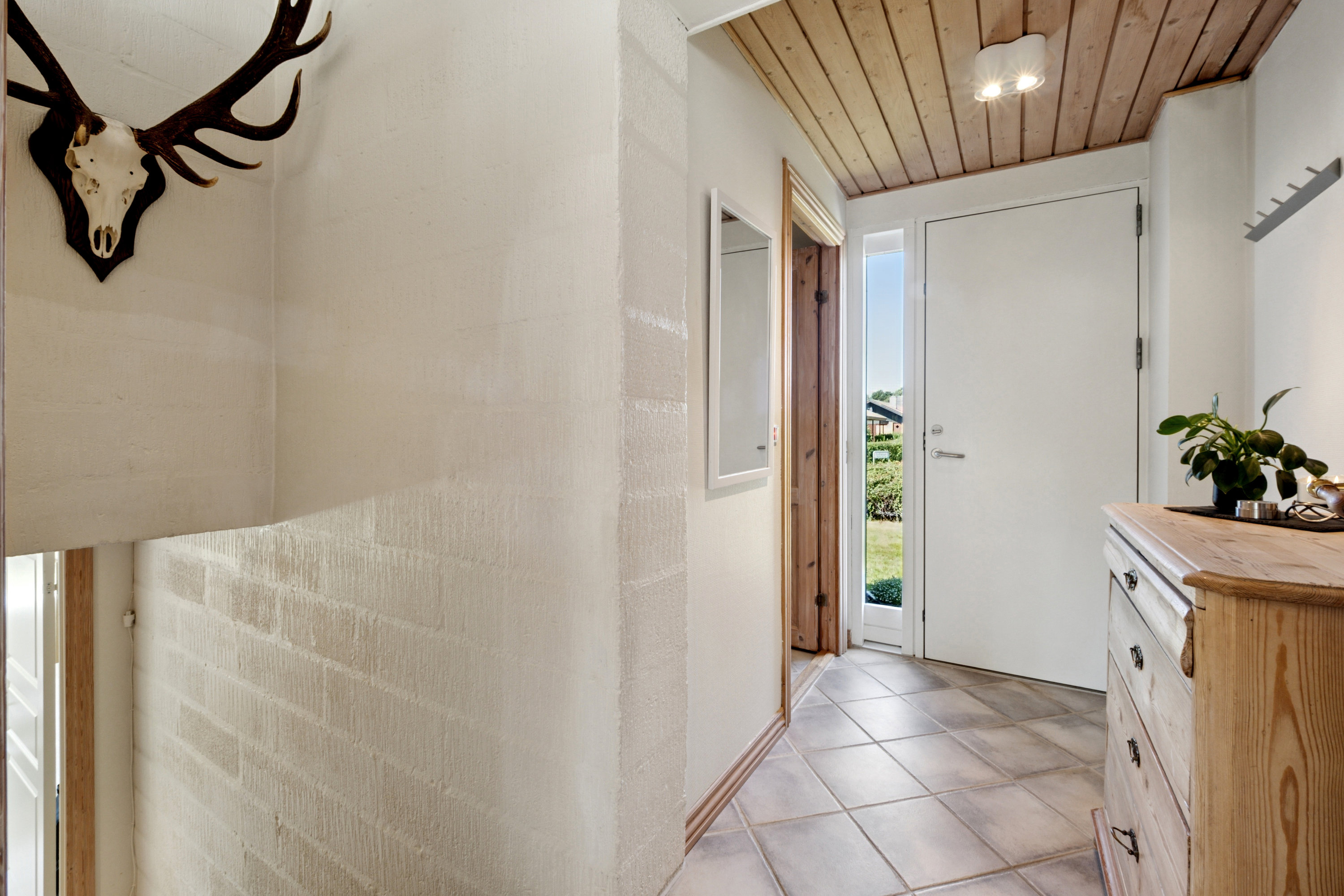 Fremhævet gang billede i fuldskærmstilstand. Billede af Fjordvænget 60, 8832 Skals