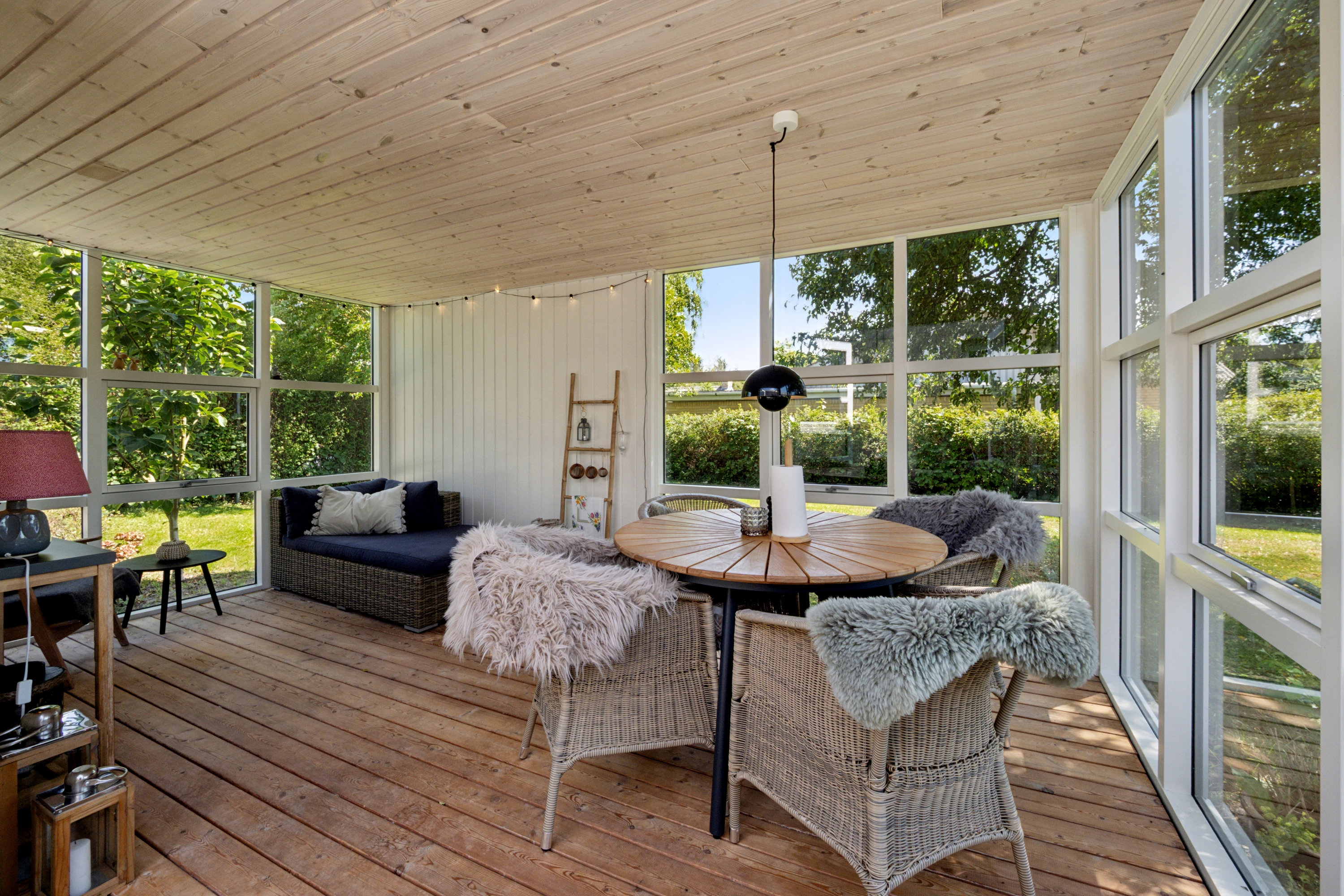 Fremhævet stue billede i fuldskærmstilstand. Billede af Fjordvænget 60, 8832 Skals