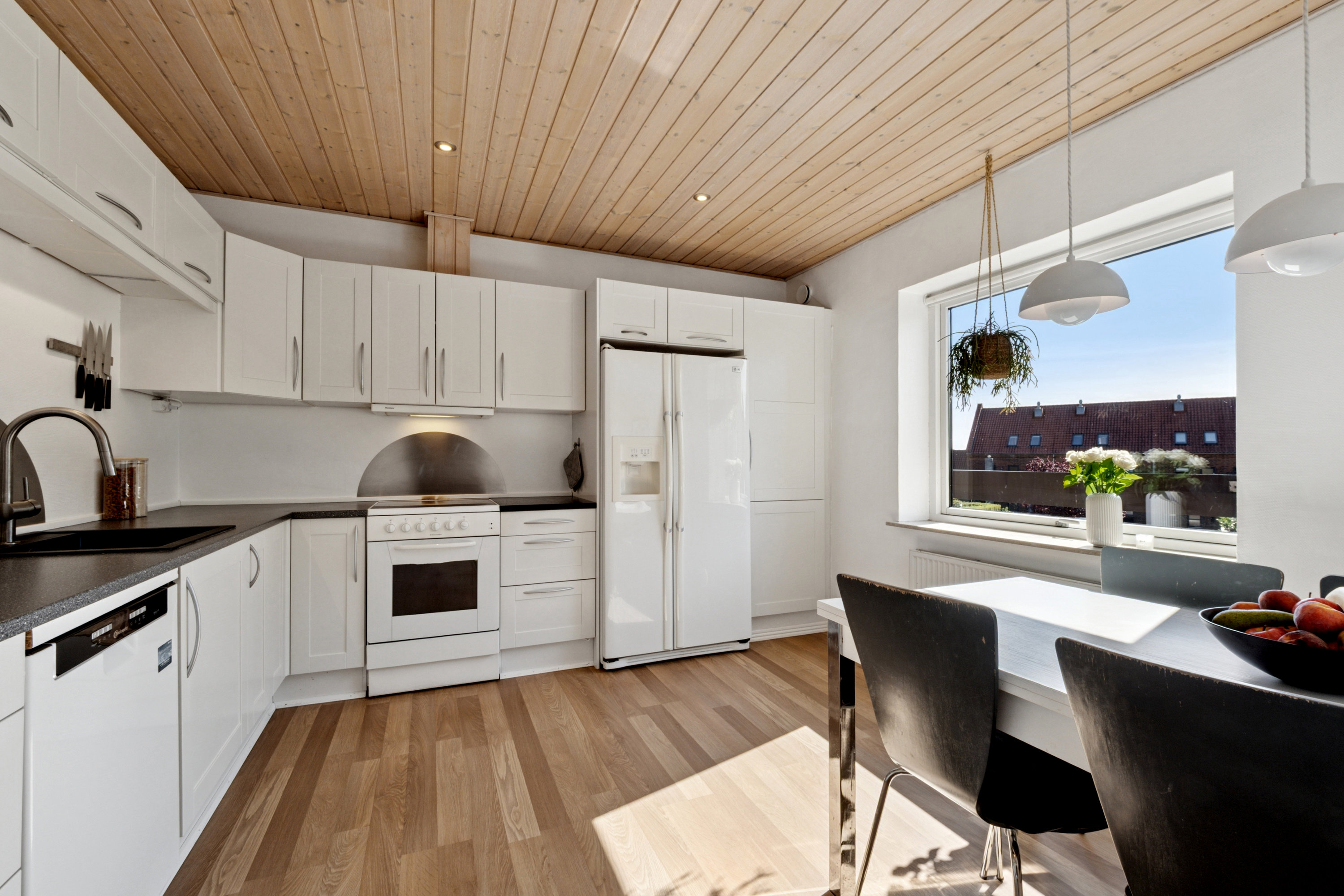 Fremhævet køkken billede i fuldskærmstilstand. Billede af Reberbanen 26, 1. 2., 8800 Viborg