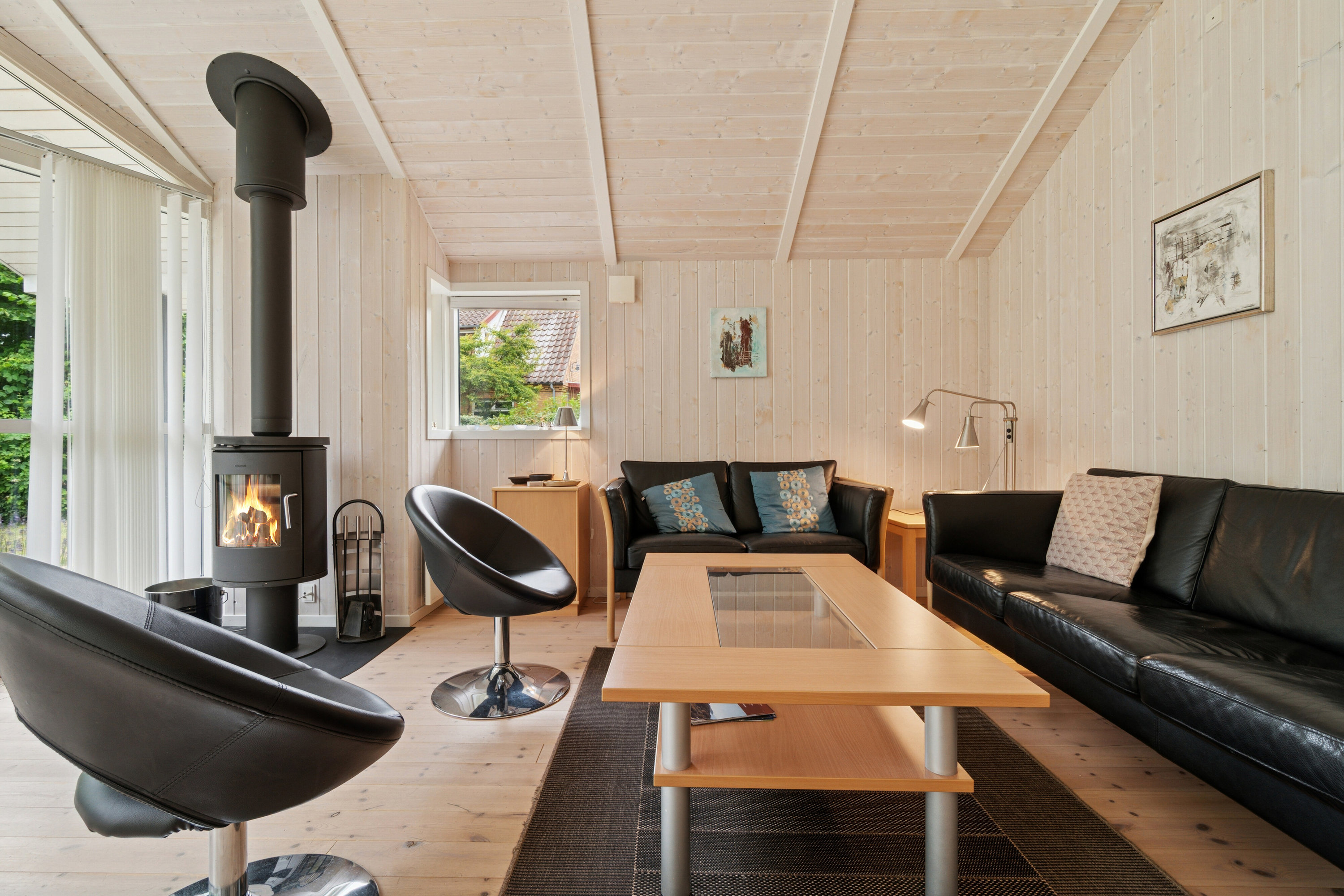 Fremhævet stue billede i fuldskærmstilstand. Billede af Toftegårdsvej 34C, Hasle, 3790 Hasle