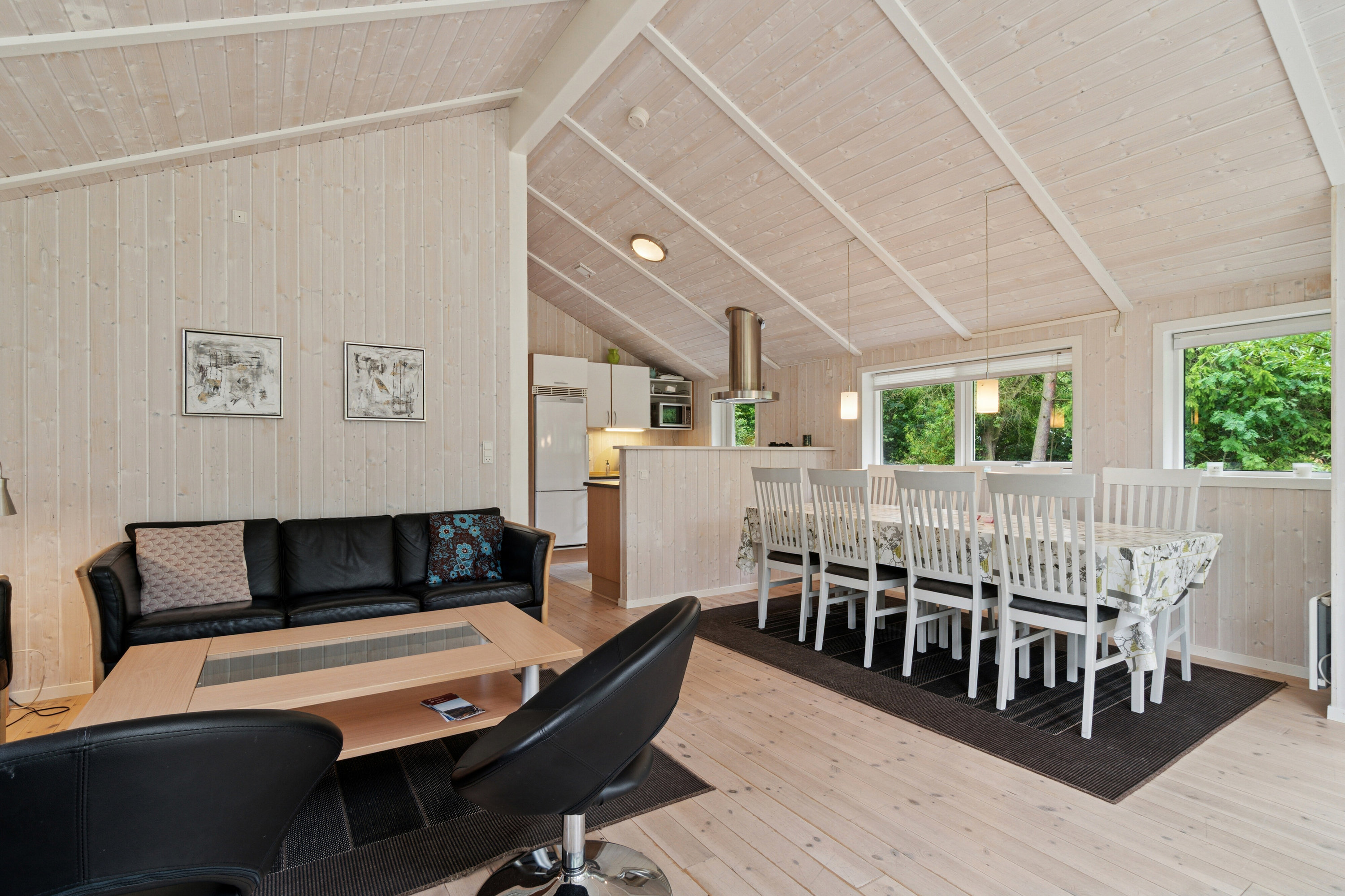 Fremhævet stue billede i fuldskærmstilstand. Billede af Toftegårdsvej 34C, Hasle, 3790 Hasle