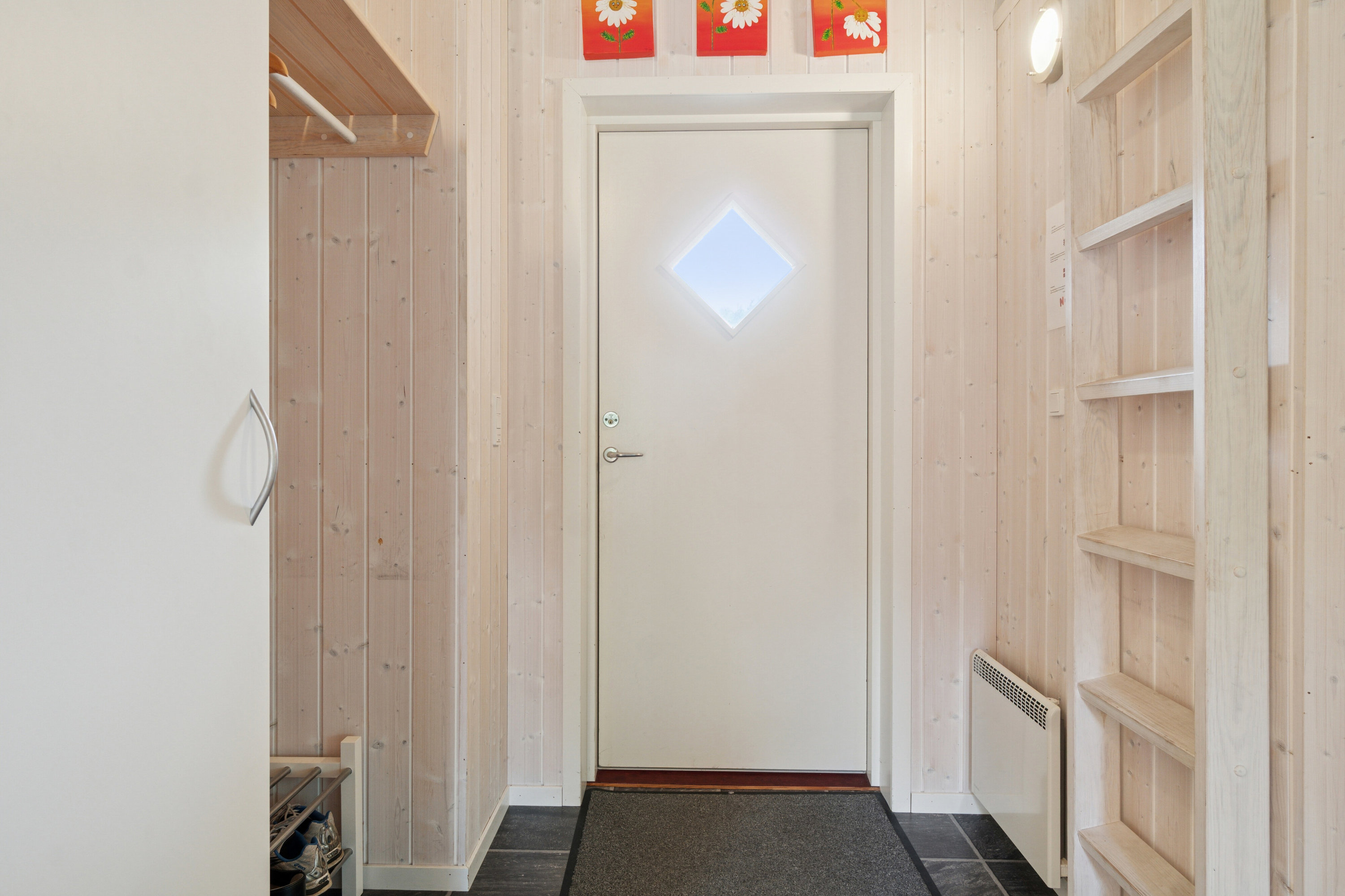 Fremhævet gang billede i fuldskærmstilstand. Billede af Toftegårdsvej 34C, Hasle, 3790 Hasle