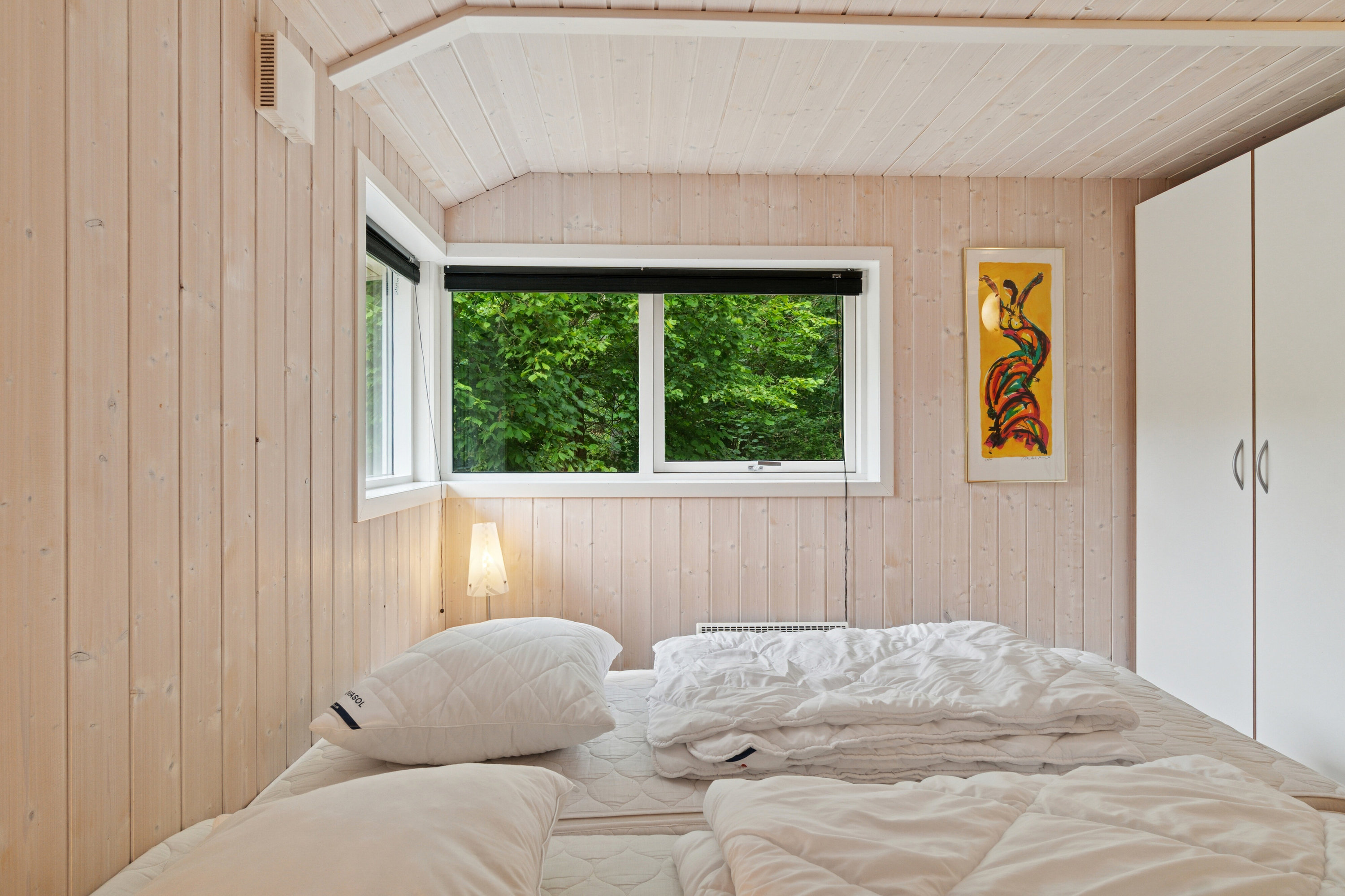 Fremhævet soveværelse billede i fuldskærmstilstand. Billede af Toftegårdsvej 34C, Hasle, 3790 Hasle