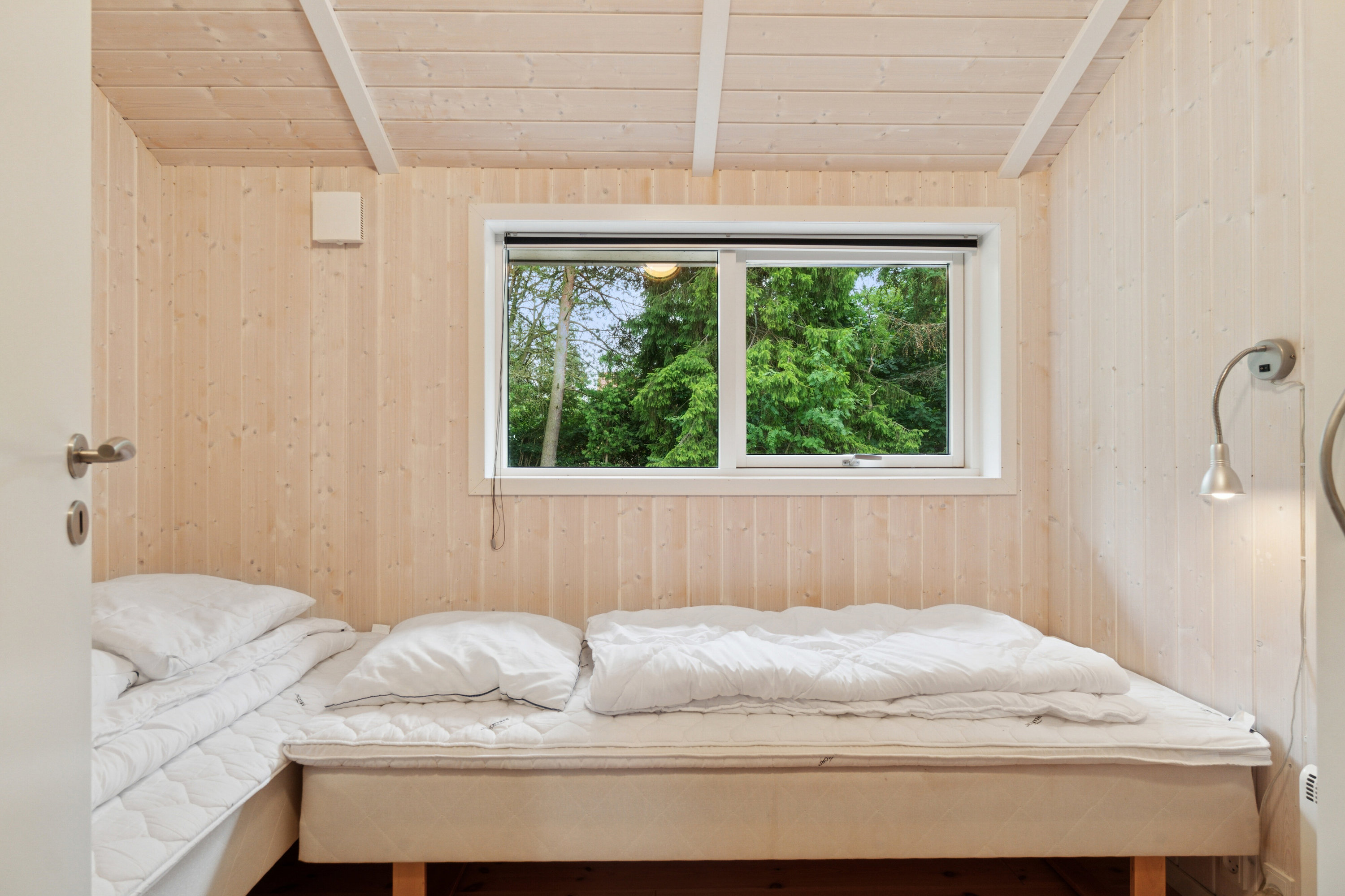 Fremhævet soveværelse billede i fuldskærmstilstand. Billede af Toftegårdsvej 34C, Hasle, 3790 Hasle