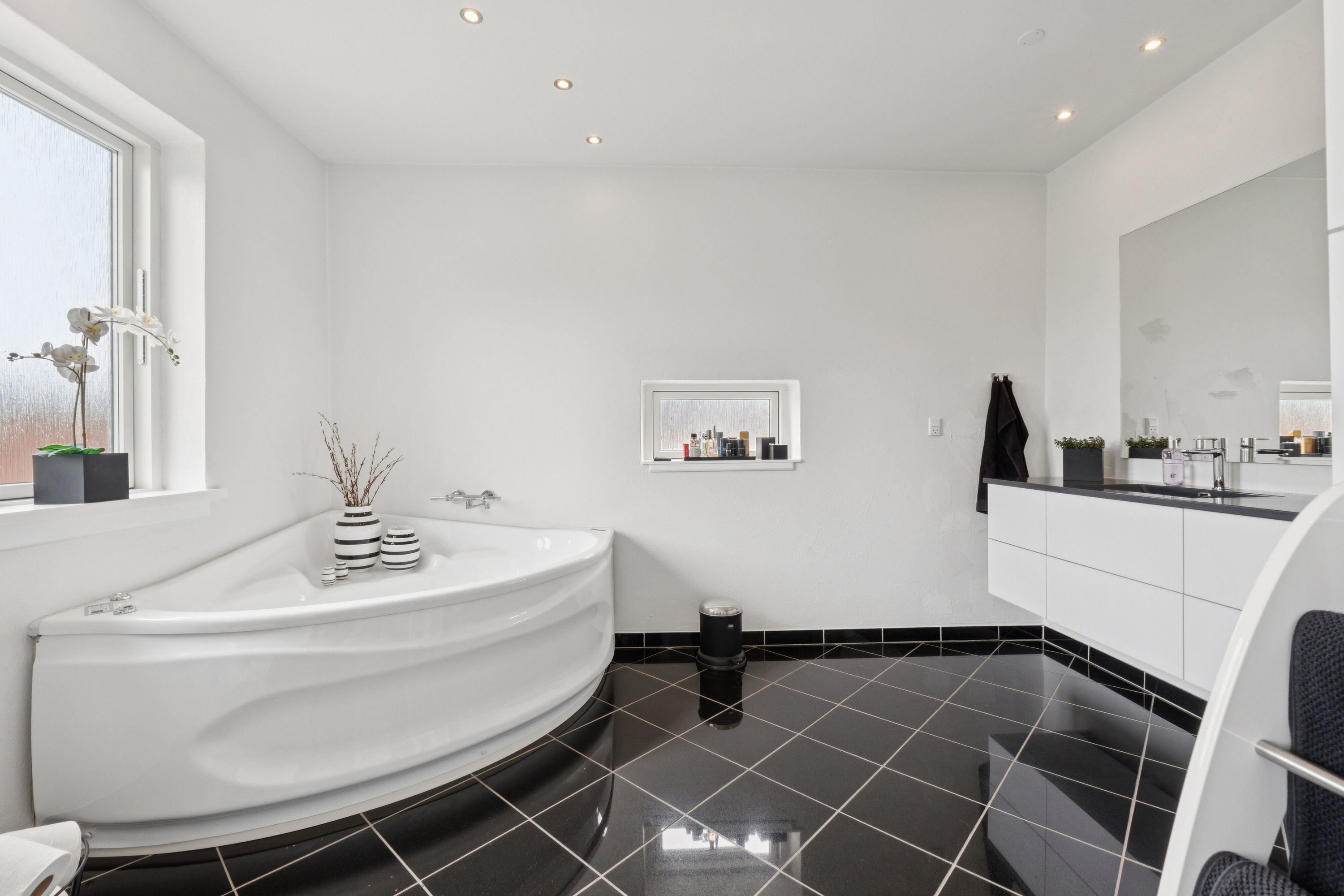 Fremhævet badeværelse billede i fuldskærmstilstand. Billede af Windelsvej 24, 5000 Odense C