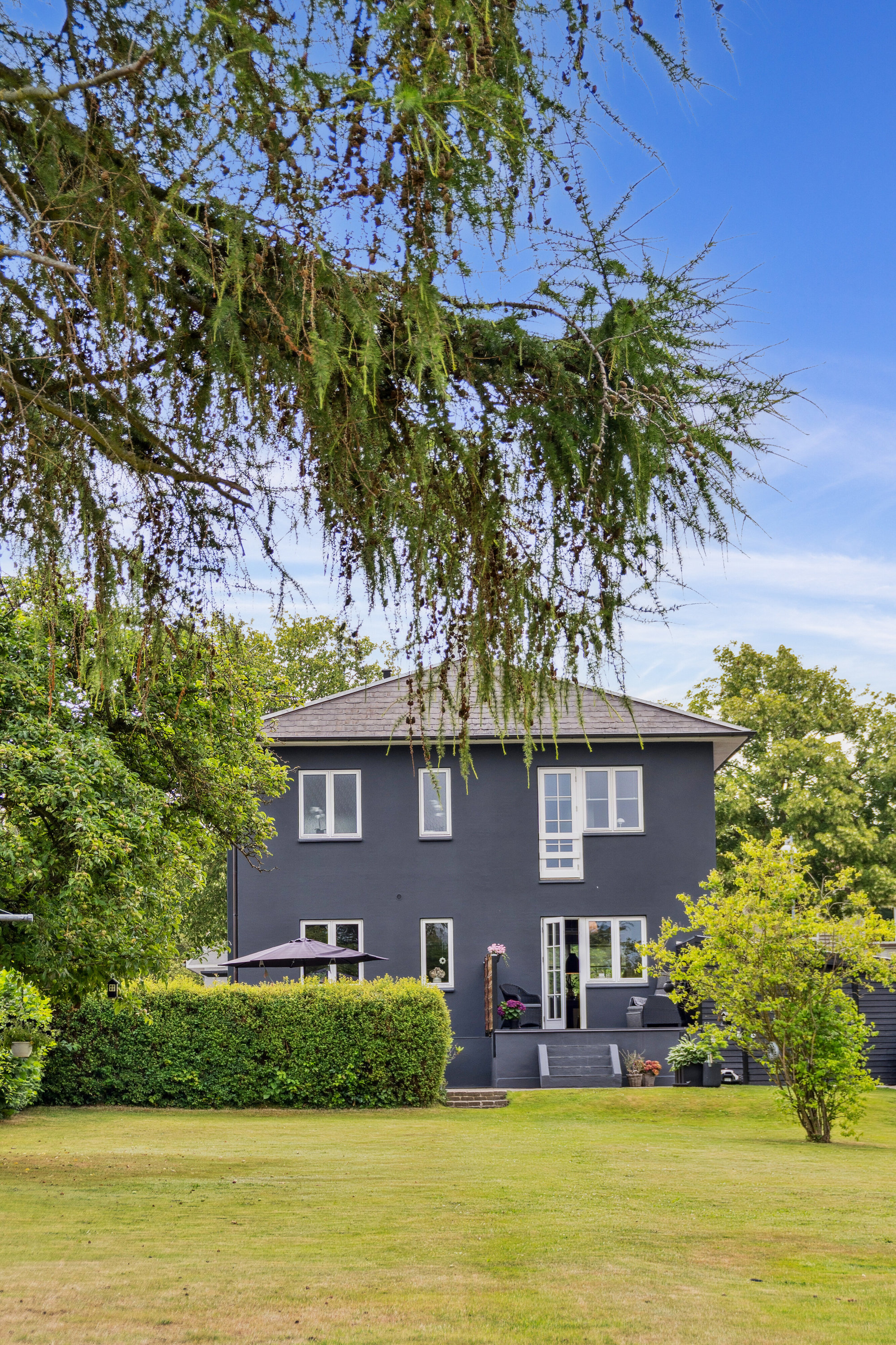 Fremhævet set fra haven billede i fuldskærmstilstand. Billede af Windelsvej 24, 5000 Odense C