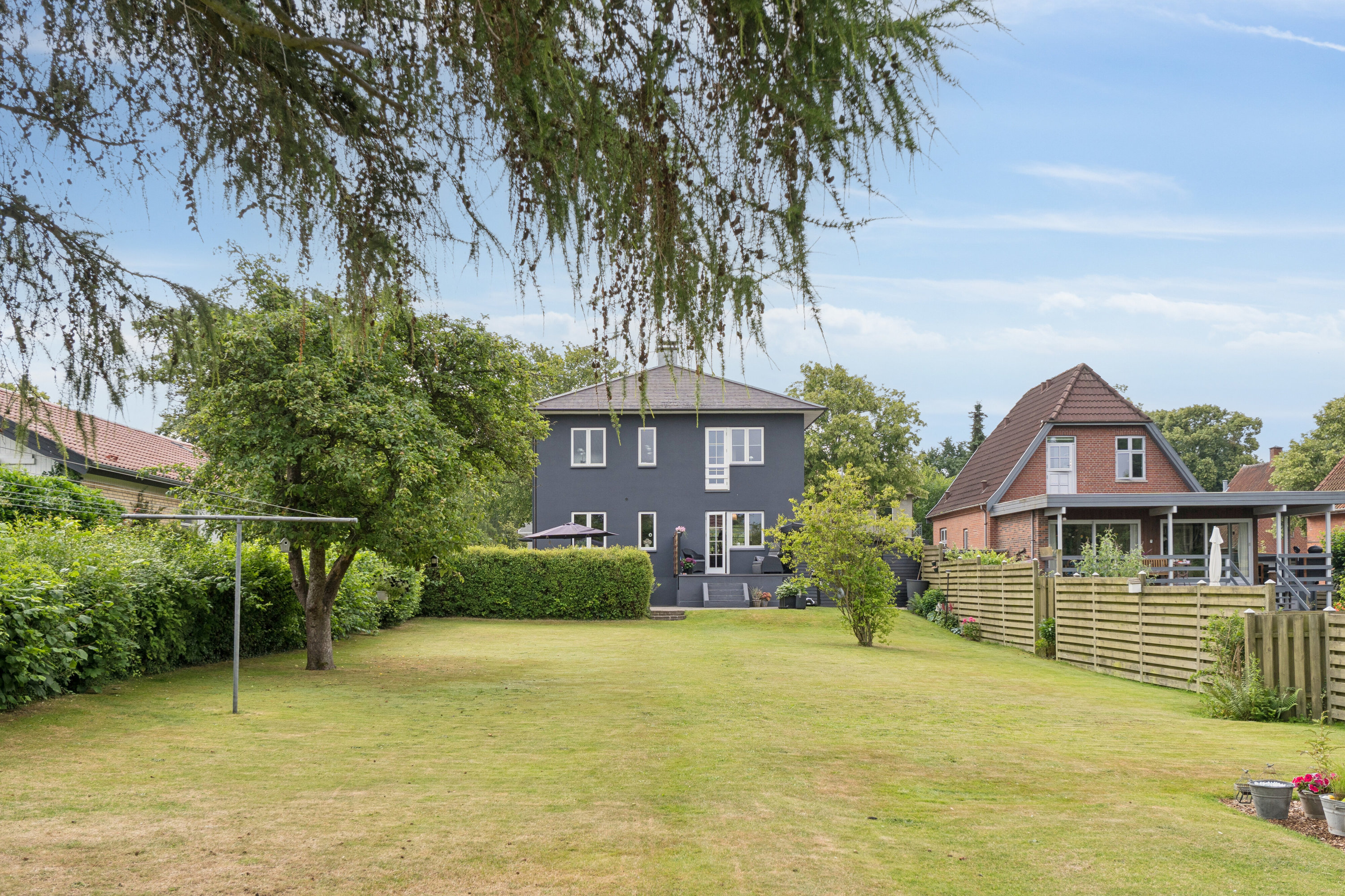 Fremhævet set fra haven billede i fuldskærmstilstand. Billede af Windelsvej 24, 5000 Odense C