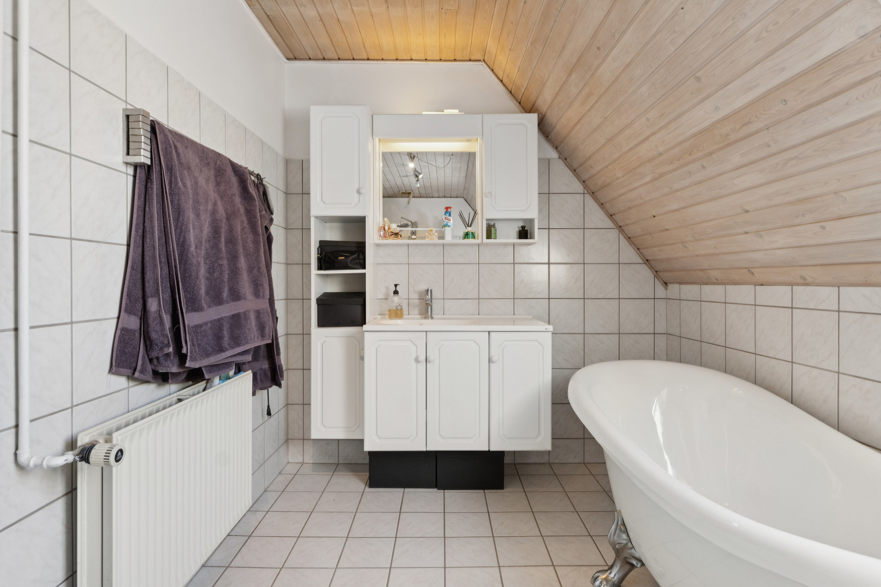 Fremhævet badeværelse billede i fuldskærmstilstand. Billede af Grønnegyden 49, Stige, 5270 Odense N