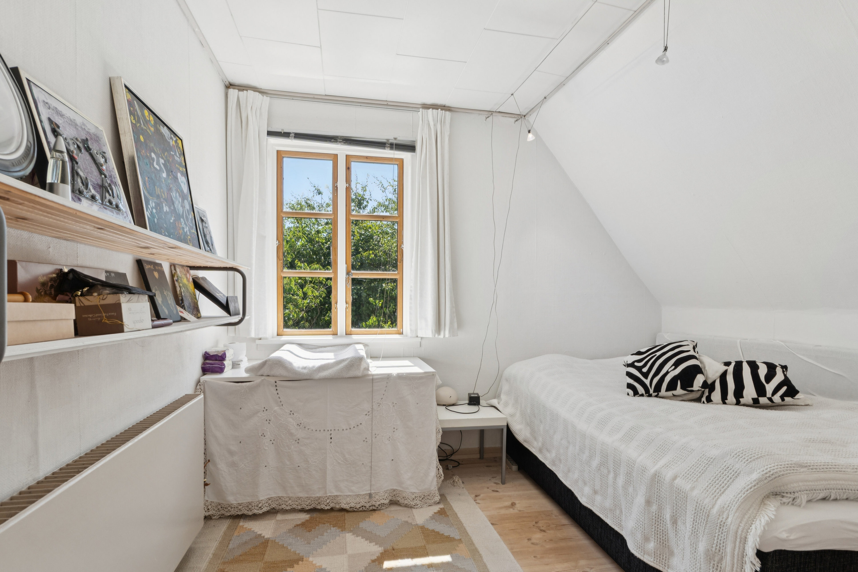 Fremhævet soveværelse billede i fuldskærmstilstand. Billede af Grønnegyden 49, Stige, 5270 Odense N